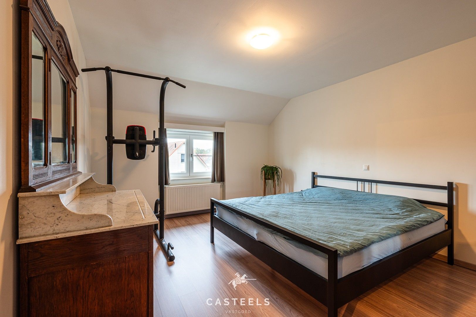 Lichtrijk en instapklaar appartement met garage te koop foto 15