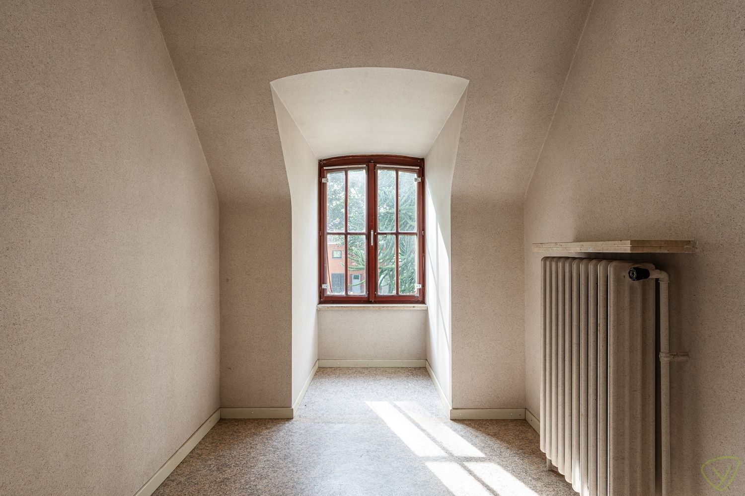 Vrijstaande te renoveren villa op uitzonderlijk groot perceel met bosgrond in Lembeke foto 20