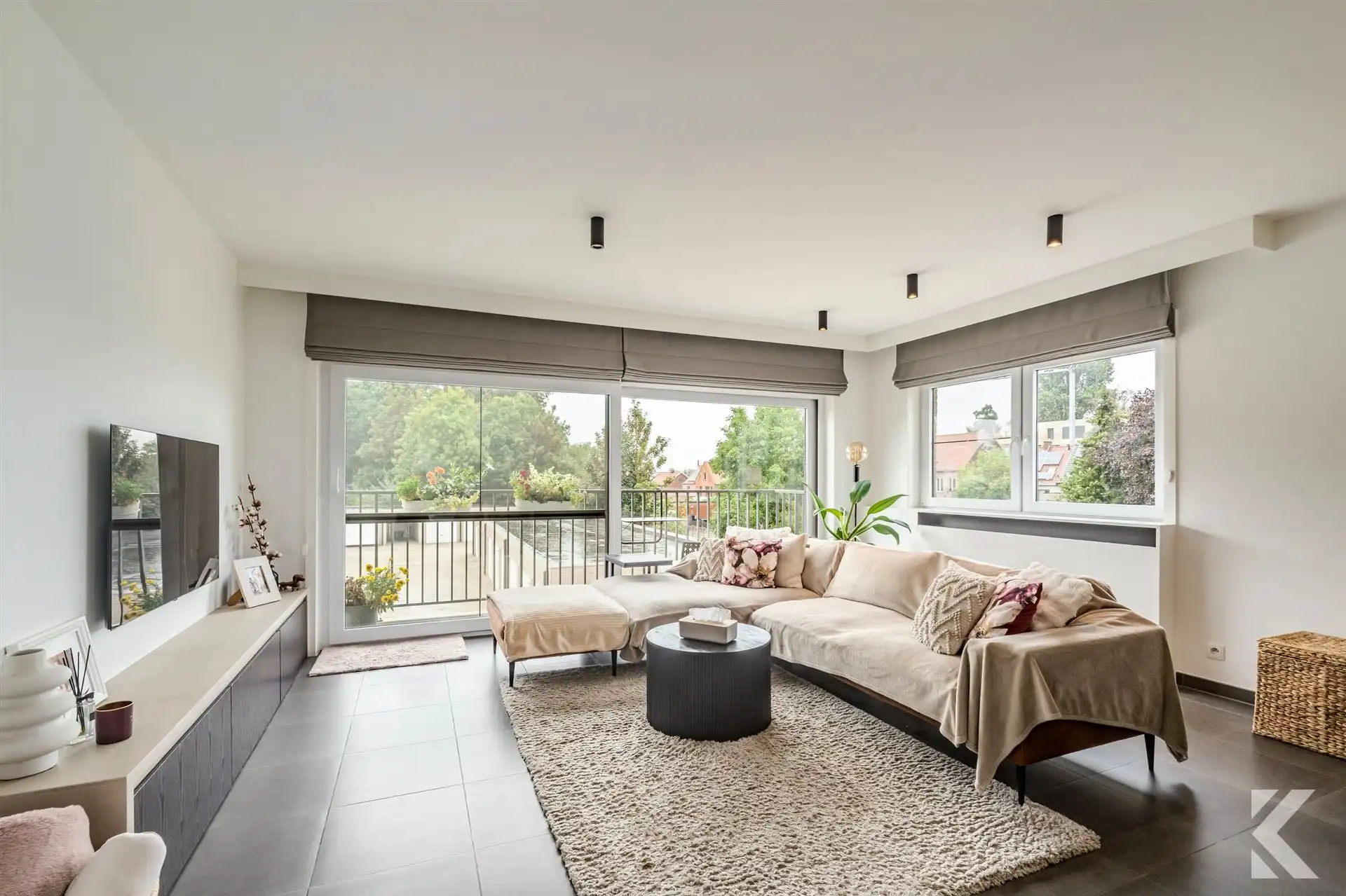 Lichtrijke duplex, 2 slpk., prachtige keuken & badkamer foto 3