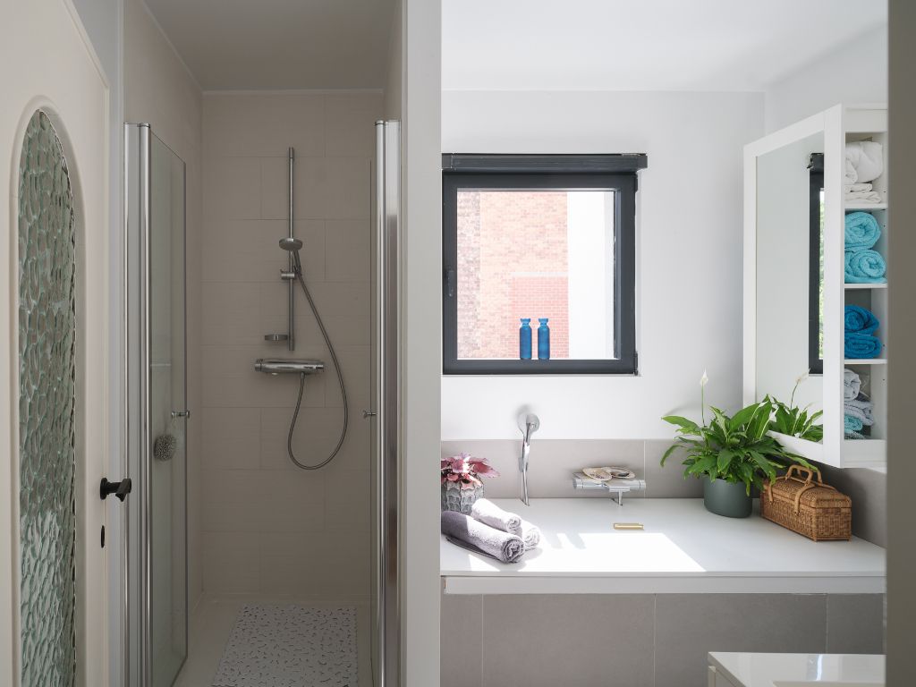 Omgeving Sint-Pietersstation. Ruim 2 slaapkamer appartement met aangenaam terras en zicht op groen, zowel aan de voor- als achterzijde foto 13