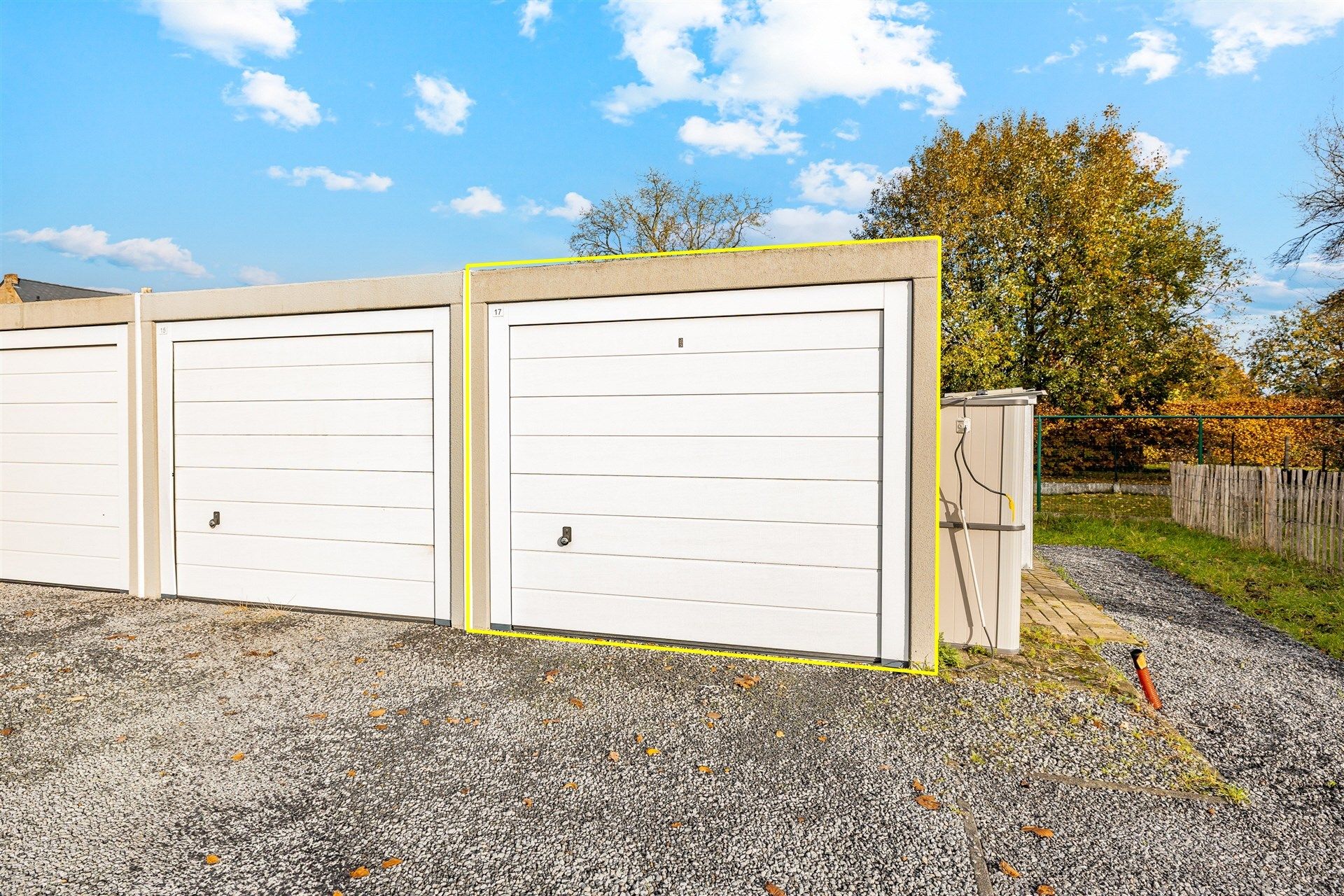Gezellige rijwoning met uitzonderlijke grote tuin en externe garage in hartje Schellebelle foto 29