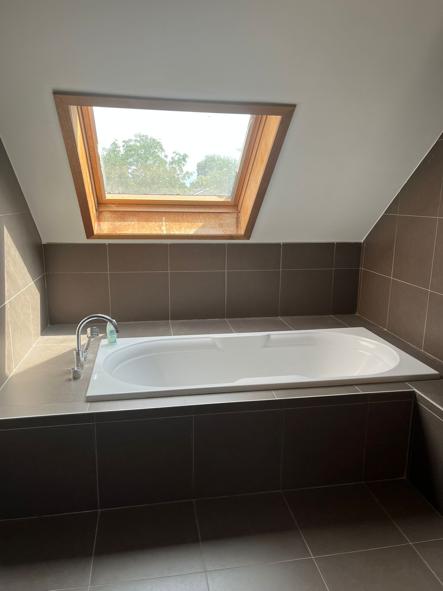 Zeer ruime woning met tuin en garage foto 15