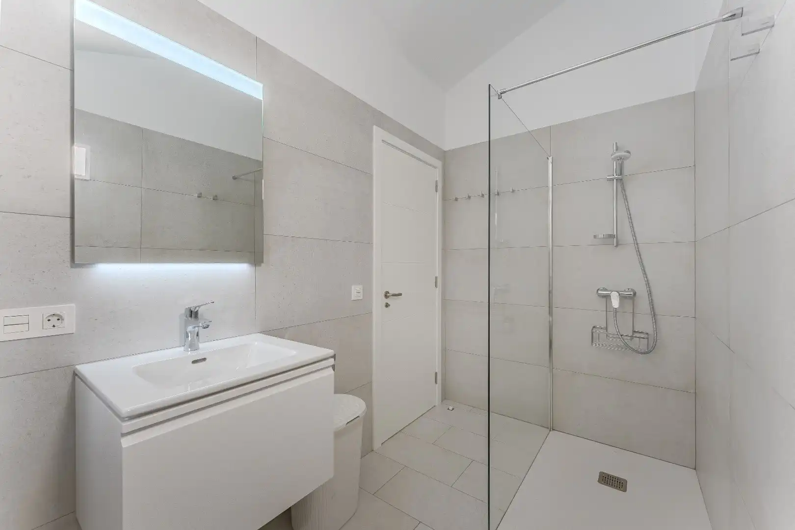 Buitengewone elegante villa aan golfbaan met zicht op zee! foto 17