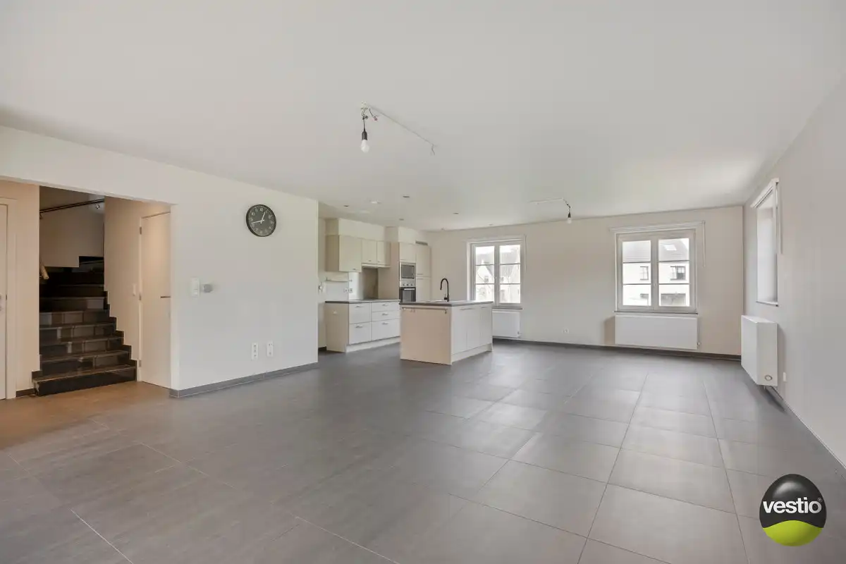 RUSTIG GELEGEN RUIME DUPLEX VAN 178M² NABIJ CENTRUM MUNSTERBILZEN. foto 6