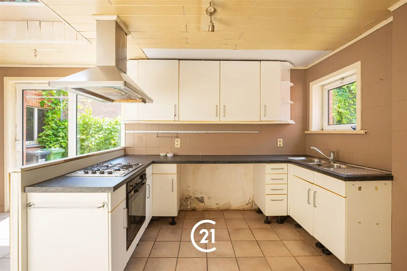 Te renoveren woning met tuin en garage in centrum Gent.  foto 7