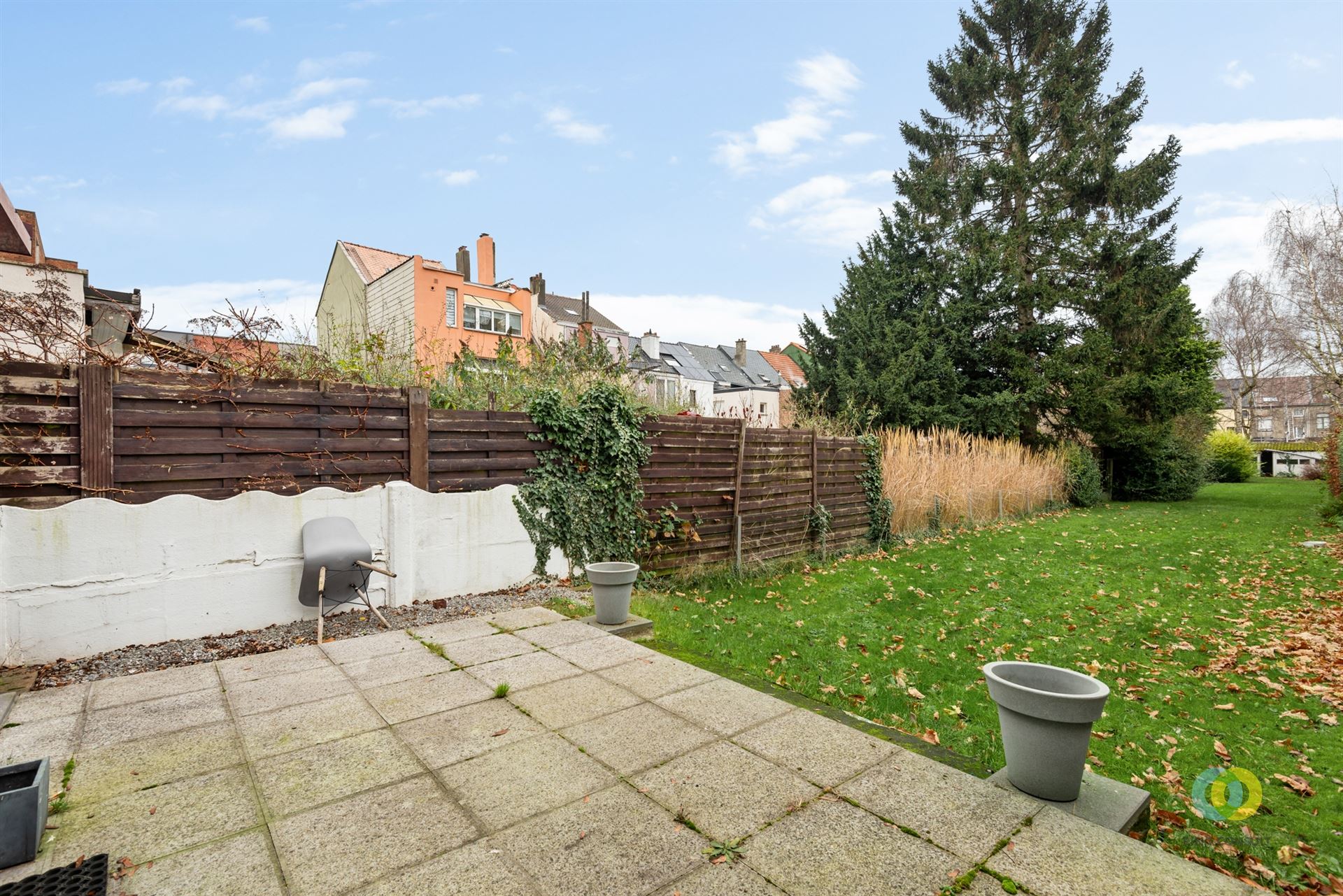 lichtrijk appartement met tuin foto 4