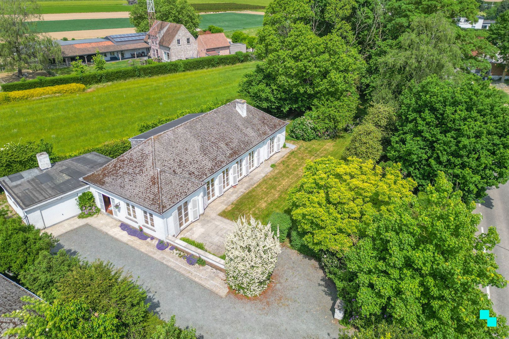 Franse laagbouwvilla in het landelijke Oosterzele foto 27
