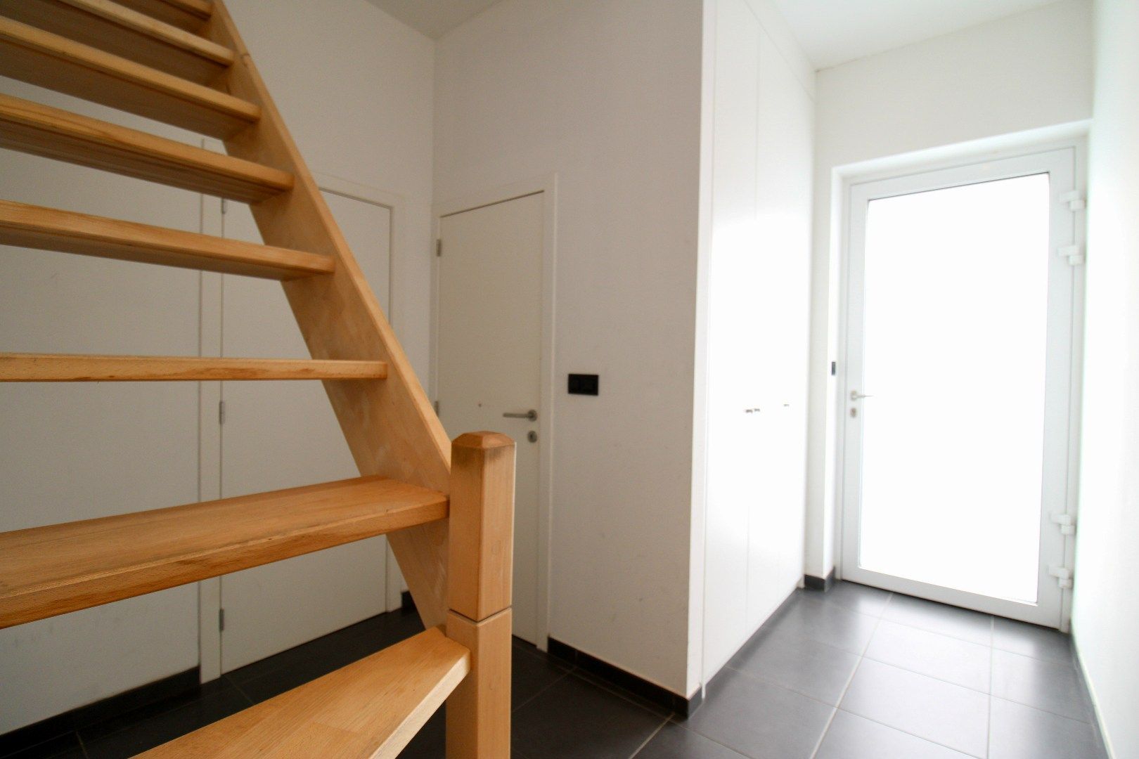 Volledig gerenoveerde woning met 3 slaapkamers en 2 badkamers! foto 6