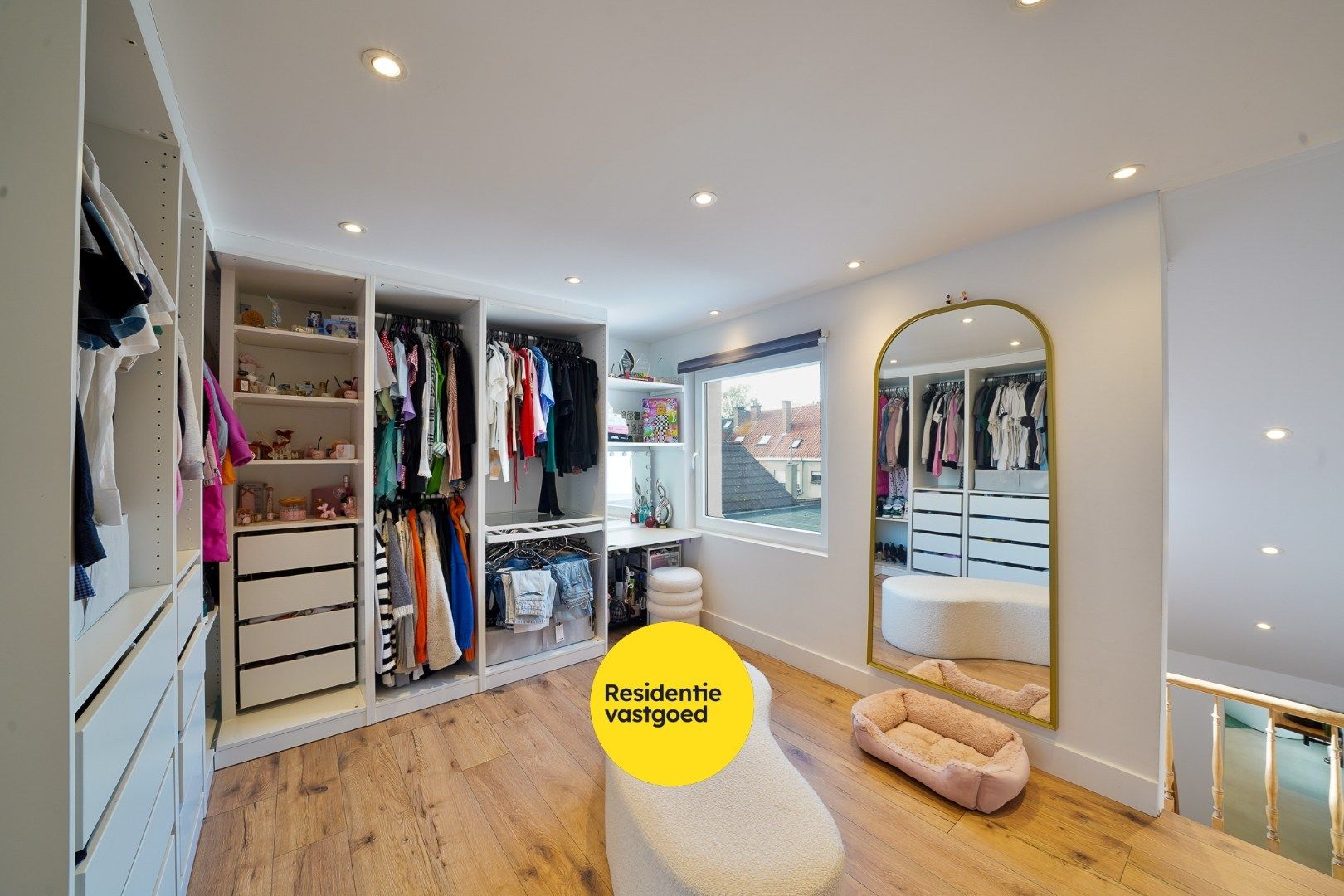 Stijlvol gerenoveerde gezinswoning met karaktervolle gevel in het hart van Mariakerke (Oostende) foto 12