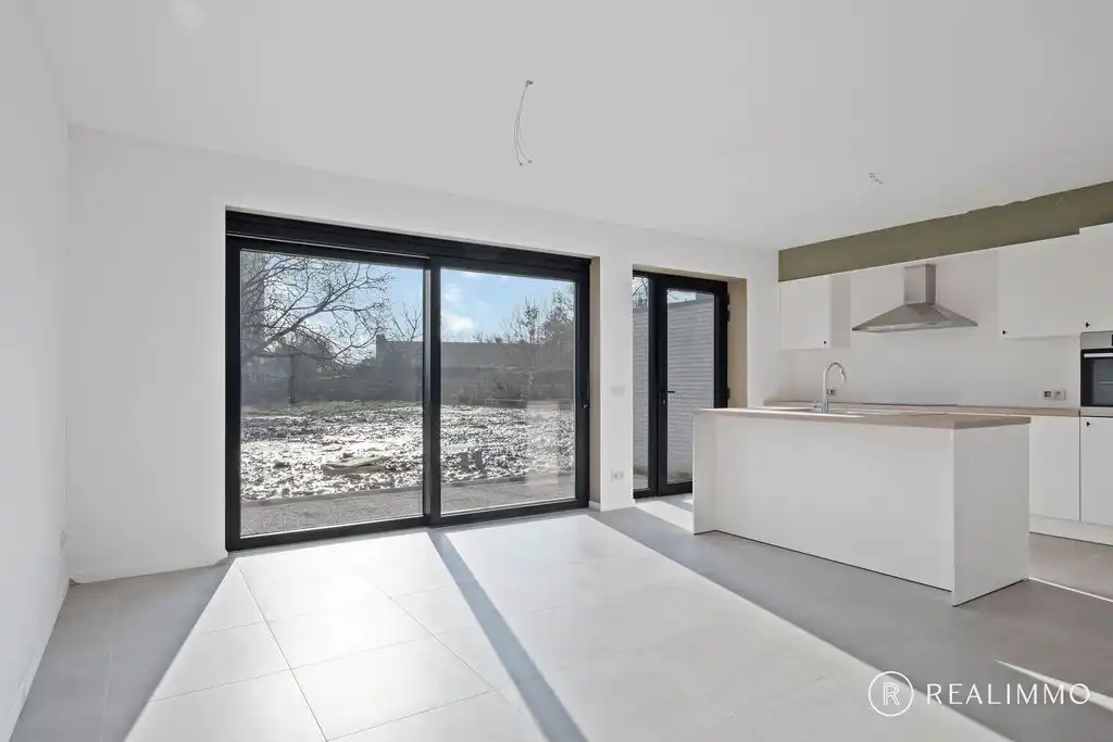 Halfopen nieuwbouwwoning met grote tuin in landelijke stijl in Kerkhove foto 6