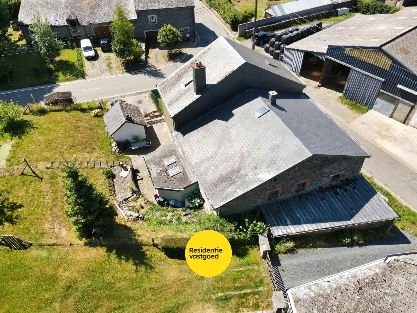 Unieke eigendom met woning, appartement en een bouwgrond! foto 12