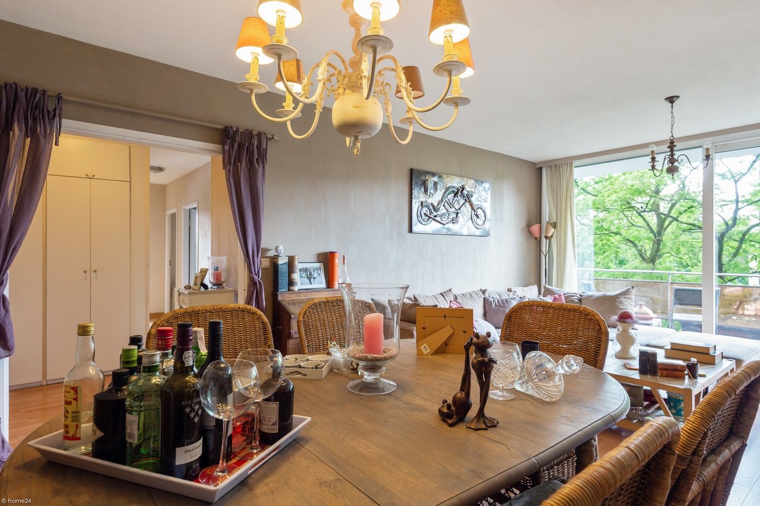 Ruim appartement  met 3 slaapkamers en garage te Berchem! foto 4