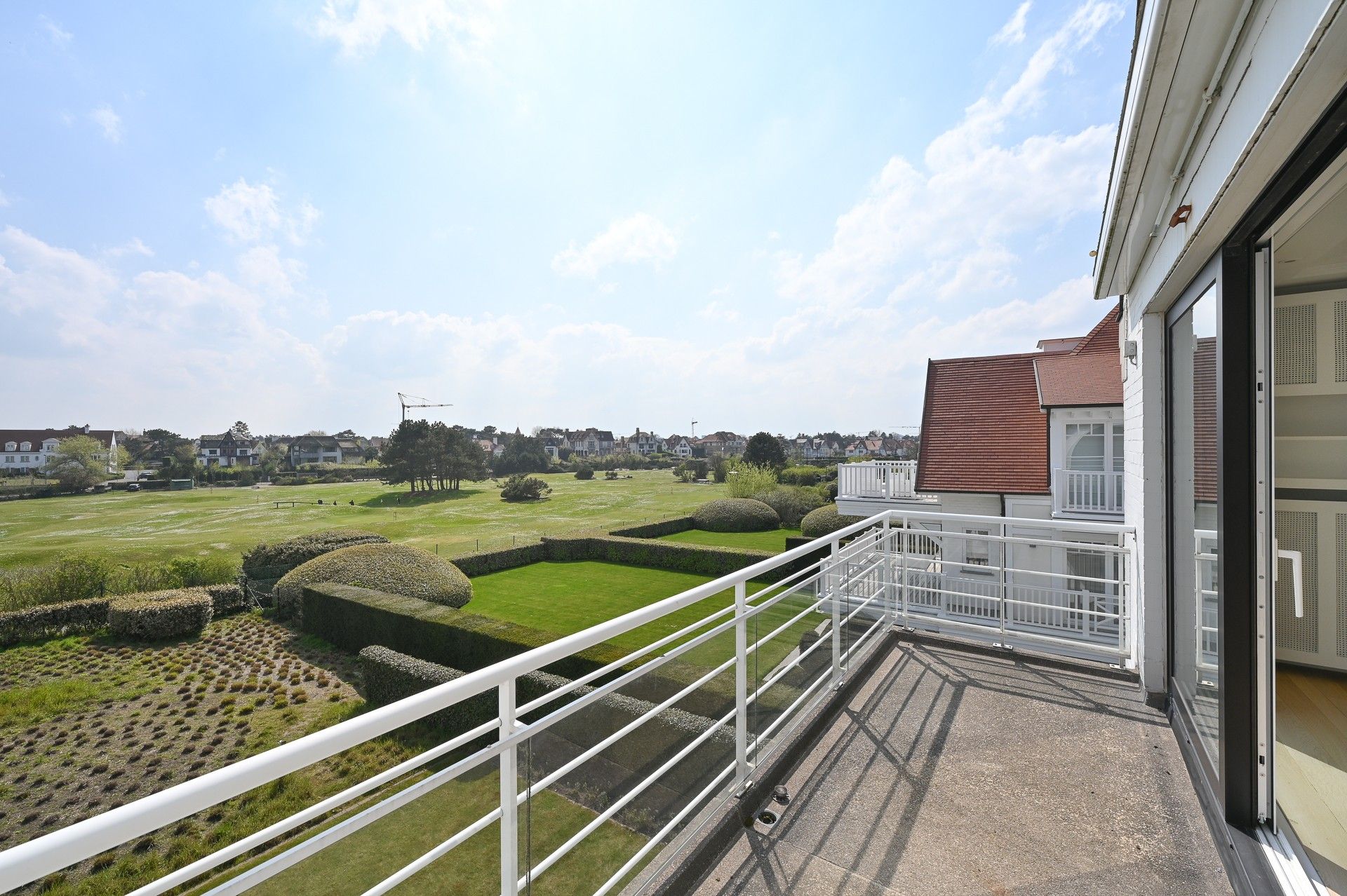 Uniek appartement aan de minigolf van het Zoute in Knokke. foto 2