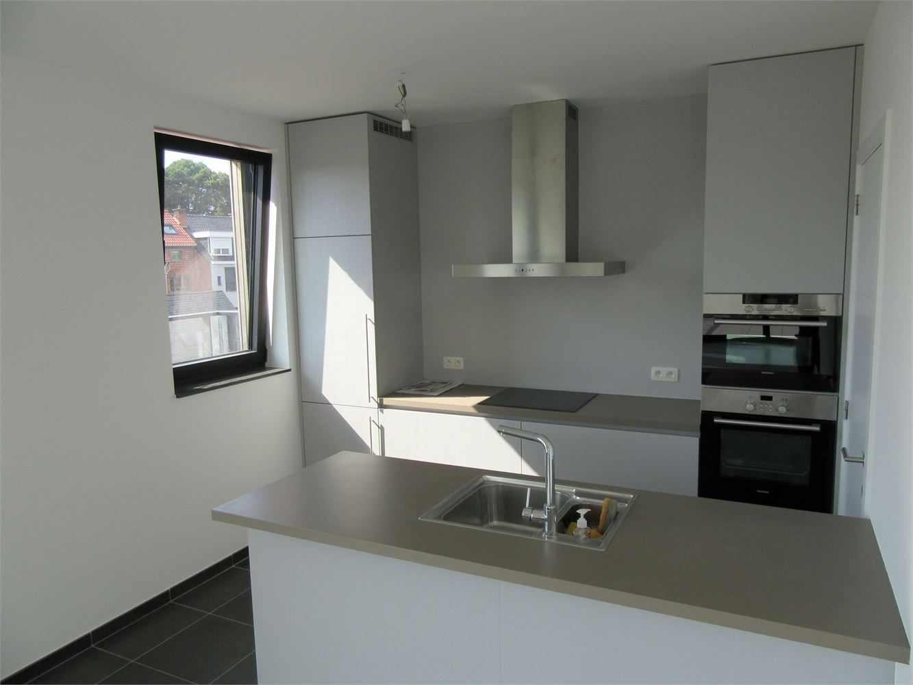 Luxe penthouse met prachtig uitzicht, 3 slaapkamers, groot terras en ondergrondse parking. foto 8