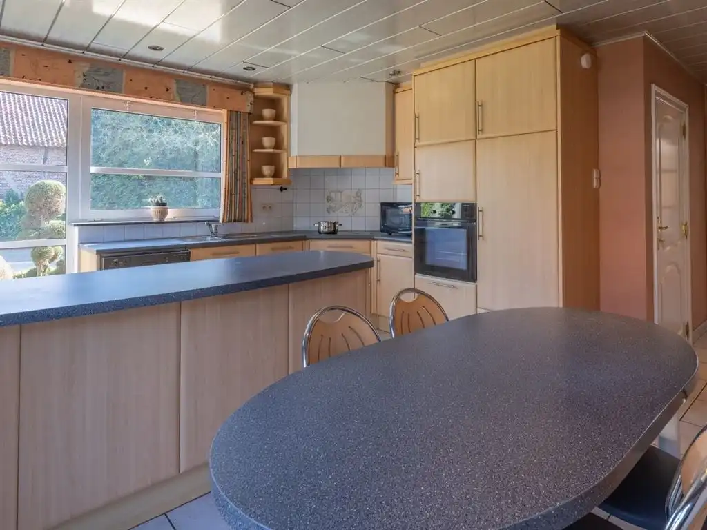 Verrassend ruime vrijstaande woning met inpandige garage foto 20