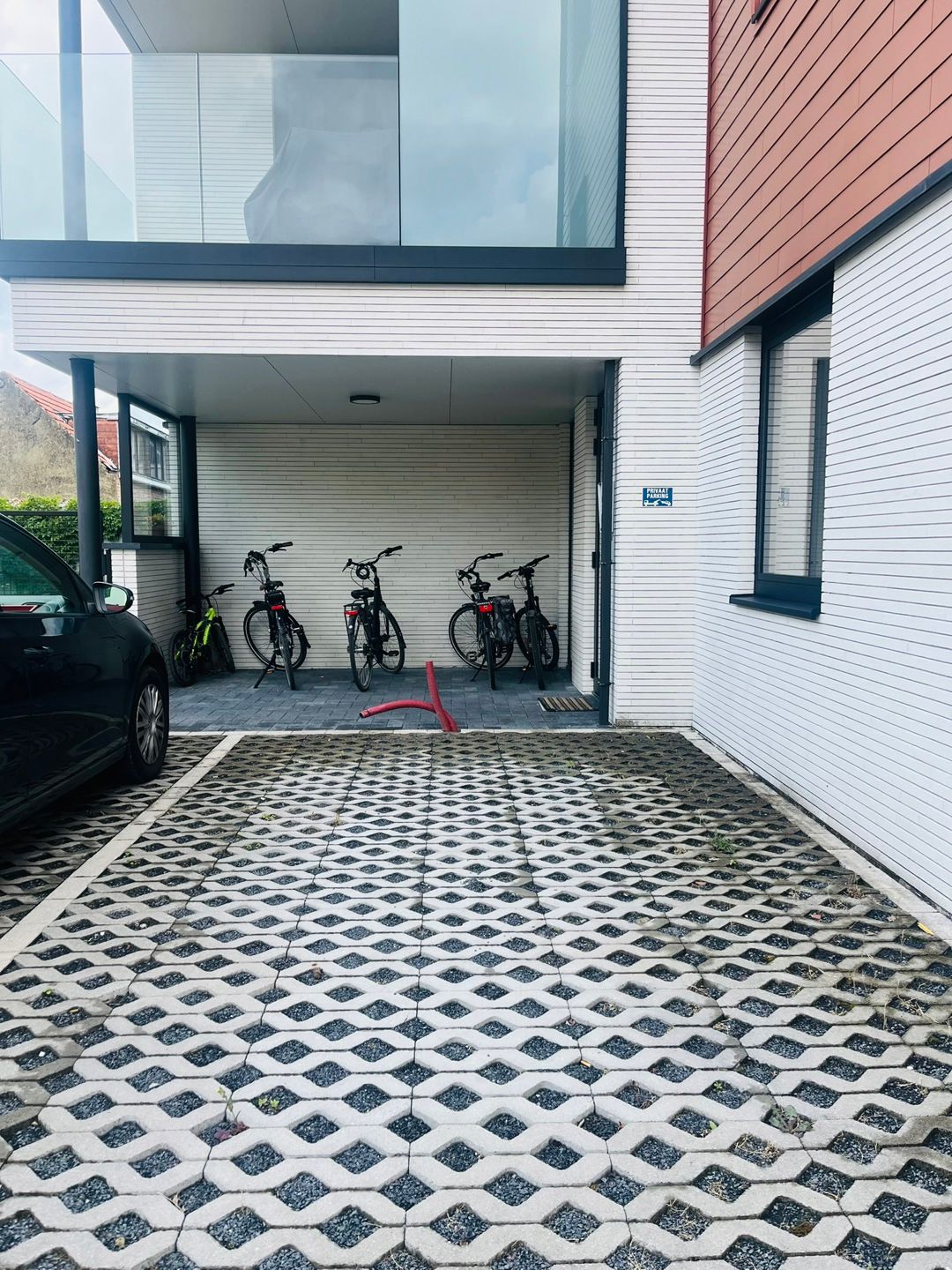 GELIJKVLOERS APPARTEMENT OP WANDELAFSTAND VAN HET STATION. foto 18