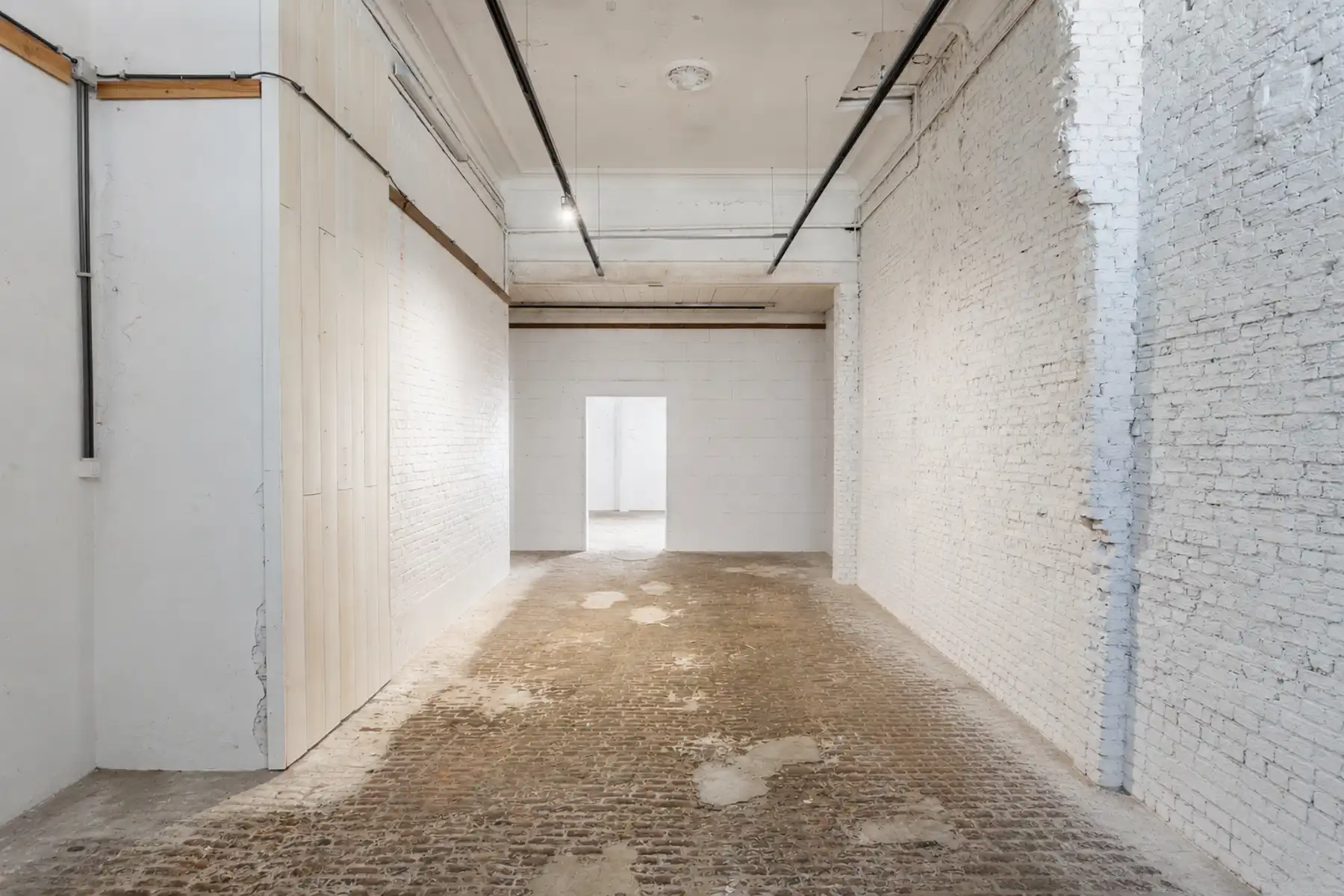 Te renoveren dubbele herenwoning met magazijn op 't Zuid foto 3