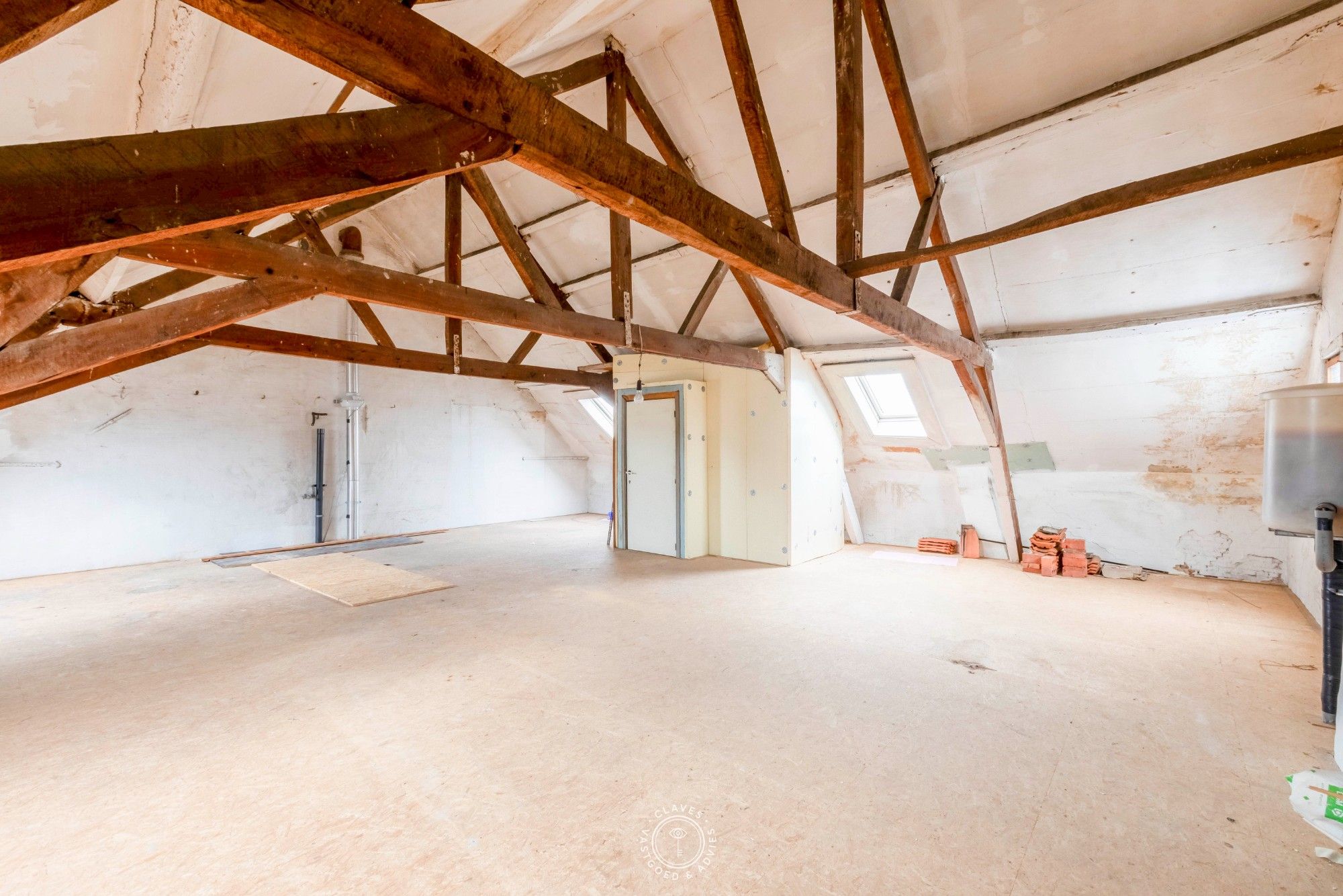 Statig herenhuis met karaktervolle elementen en polyvalent bijgebouw op royaal perceel foto 21