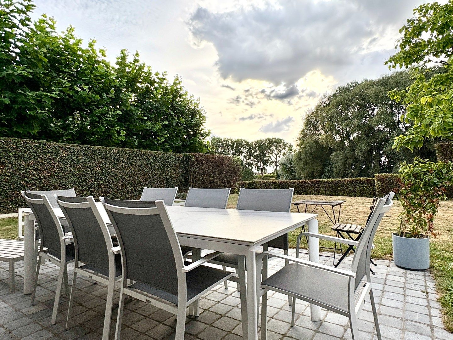 Rustig gelegen villa met 5 slks, groene verzichten en mogelijkheid tot gelijkvloers wonen. foto 5