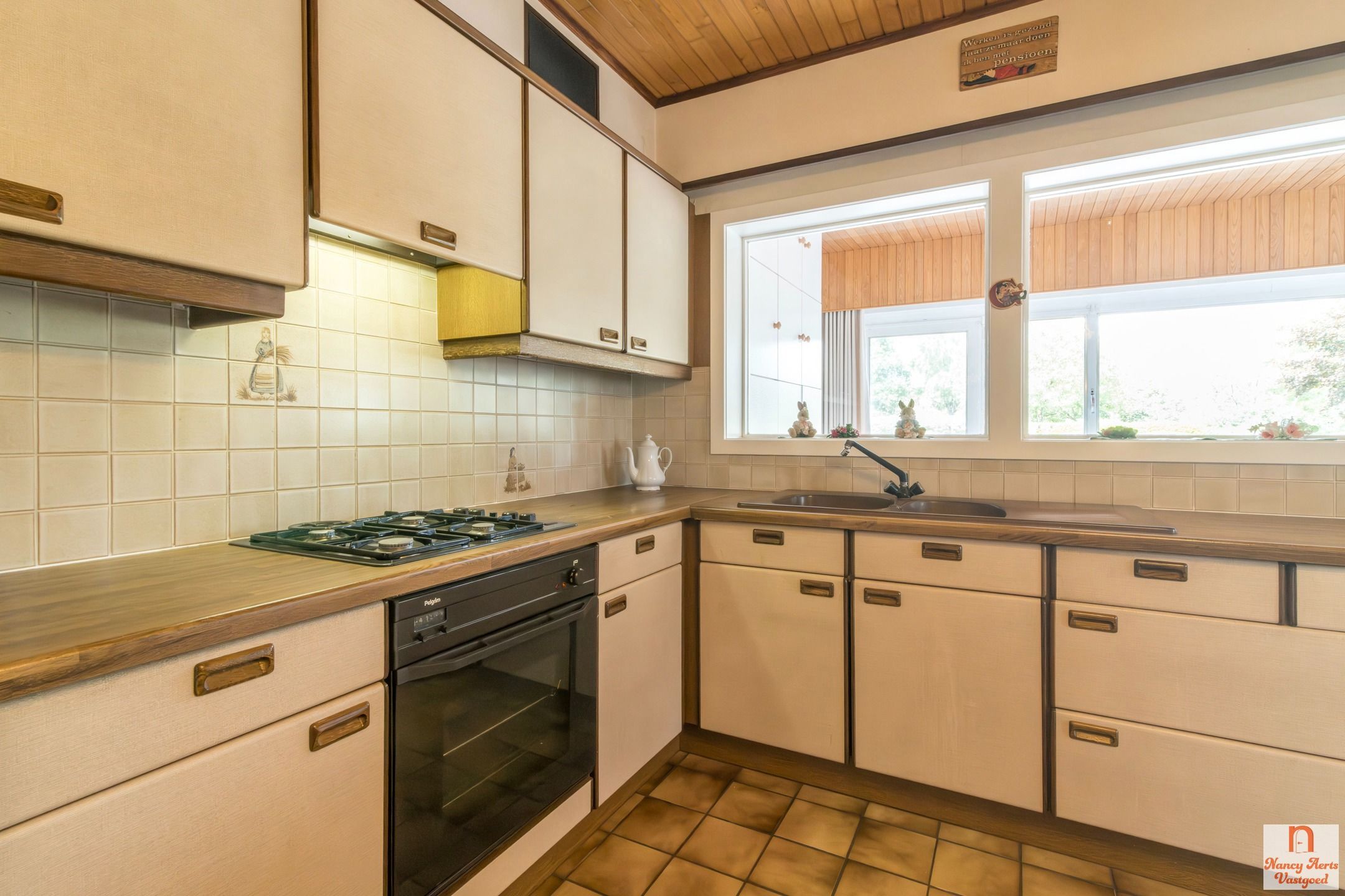 Vrijstaande, goed onderhouden woning op 20 are grond foto 42