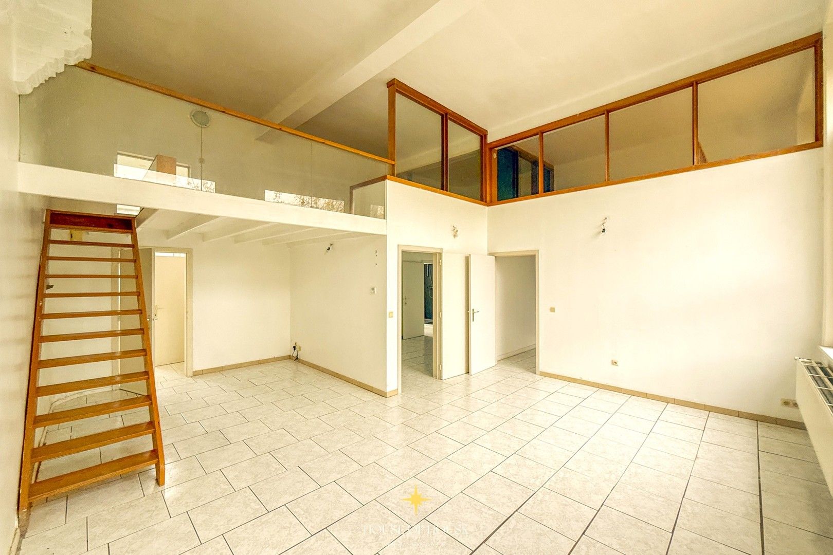 Exceptionele eigendom: Oude Gemeenteschool met directeurswoning, 3 appartementen en studio – zonder renovatieverplichting foto 27