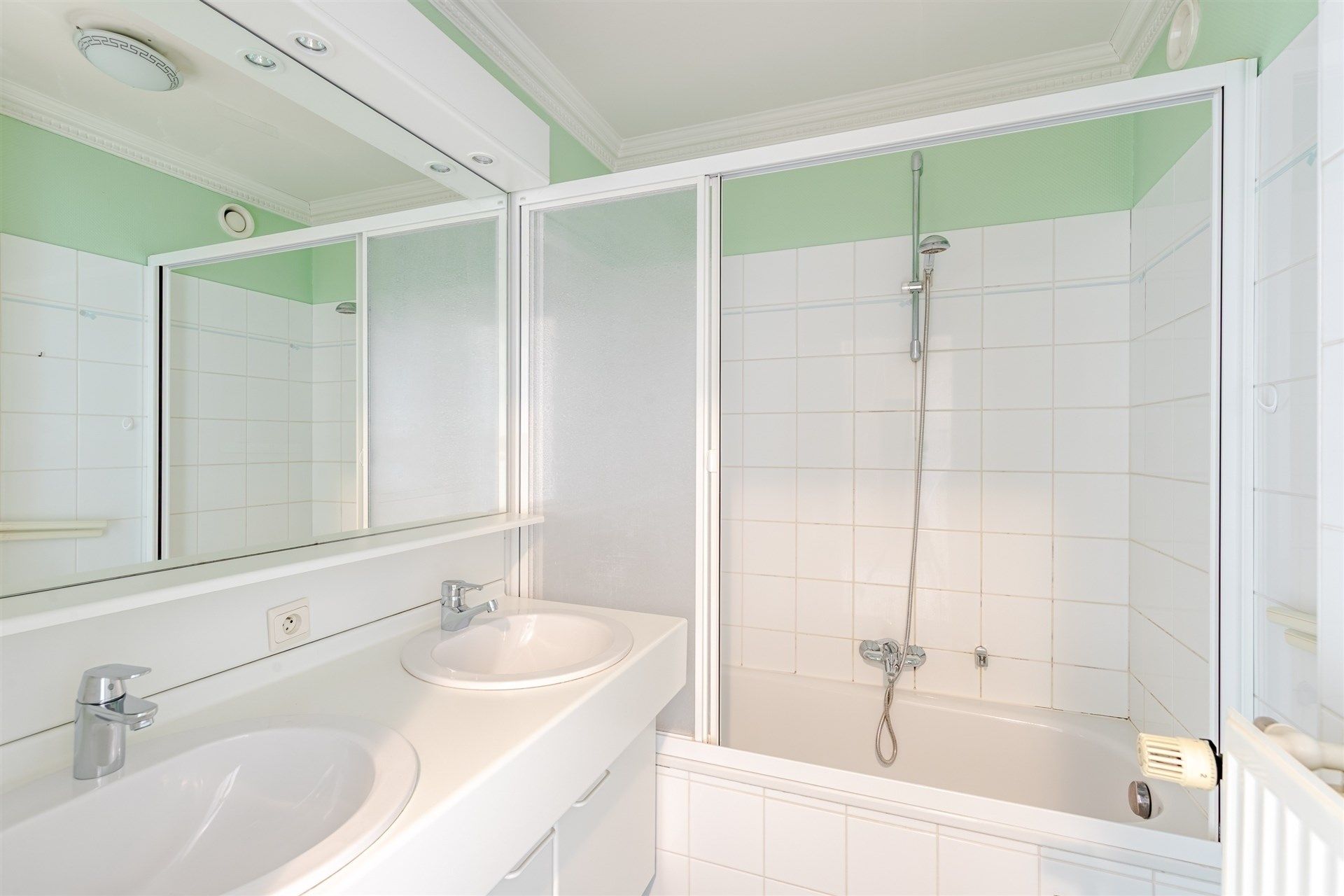 Aangenaam 2 slaapkamer appartement in centrum Wetteren foto 18