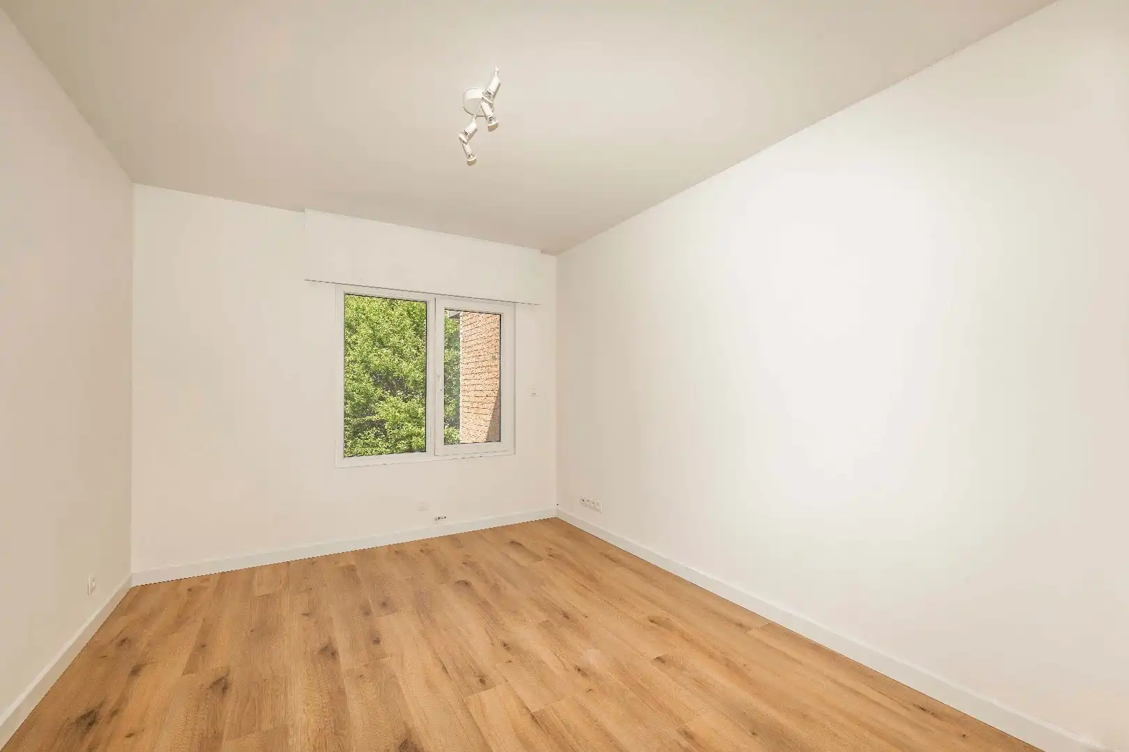 VOLLEDIG GERENOVEERDE WONING OP TOPLOCATIE IN KOOLSKAMP foto 16