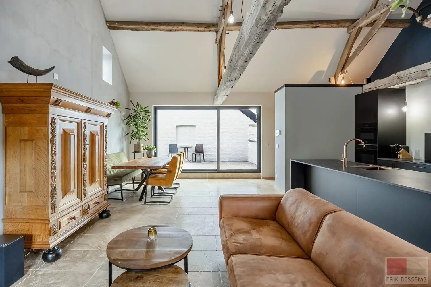 Unieke loft-appartement aan de Oude Kerkstraat 55 in Dilsen-Stokkem foto 13