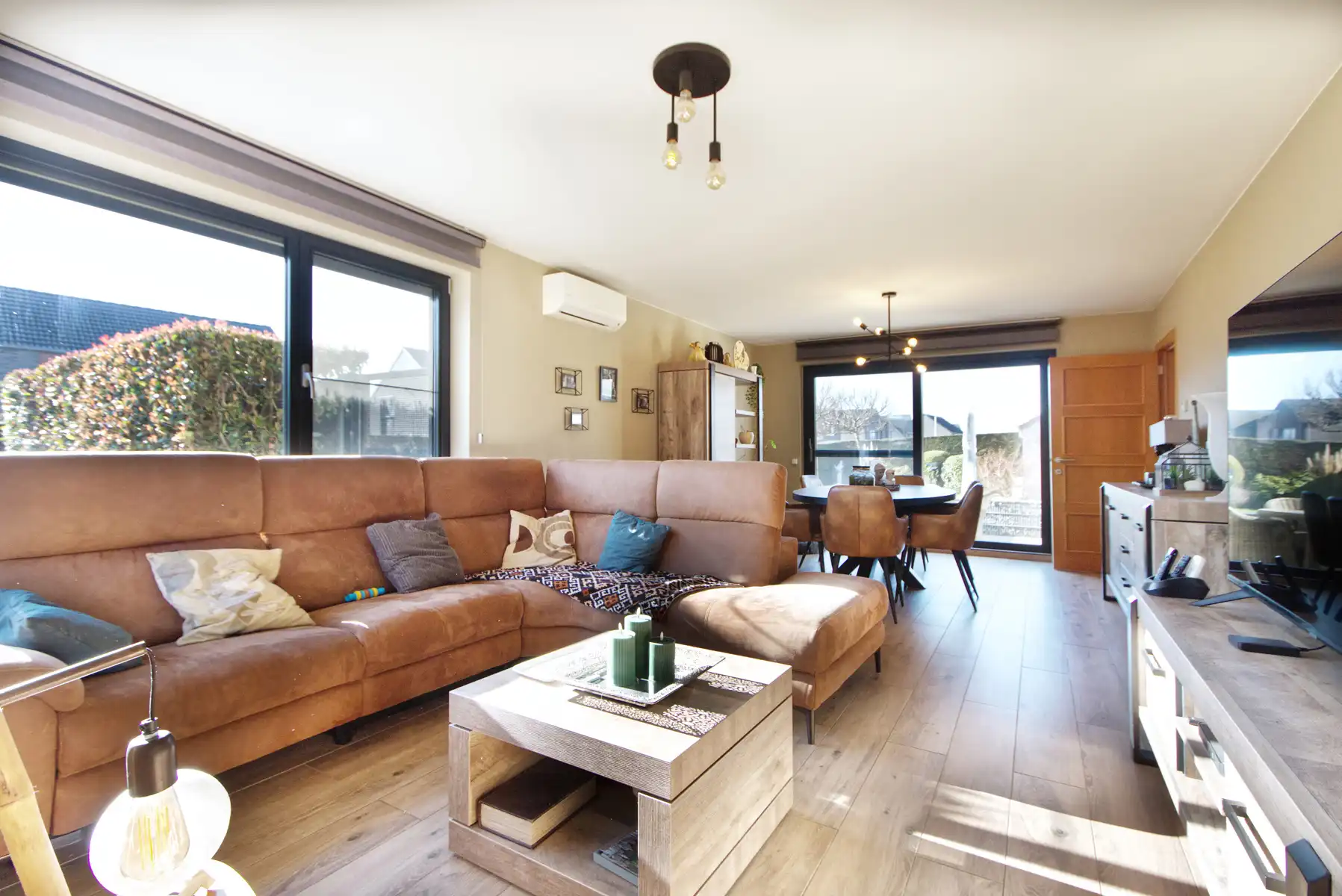 WONING - HOB - 3 SLK - GARAGE - TERRAS - VERANDA - TUIN foto 2