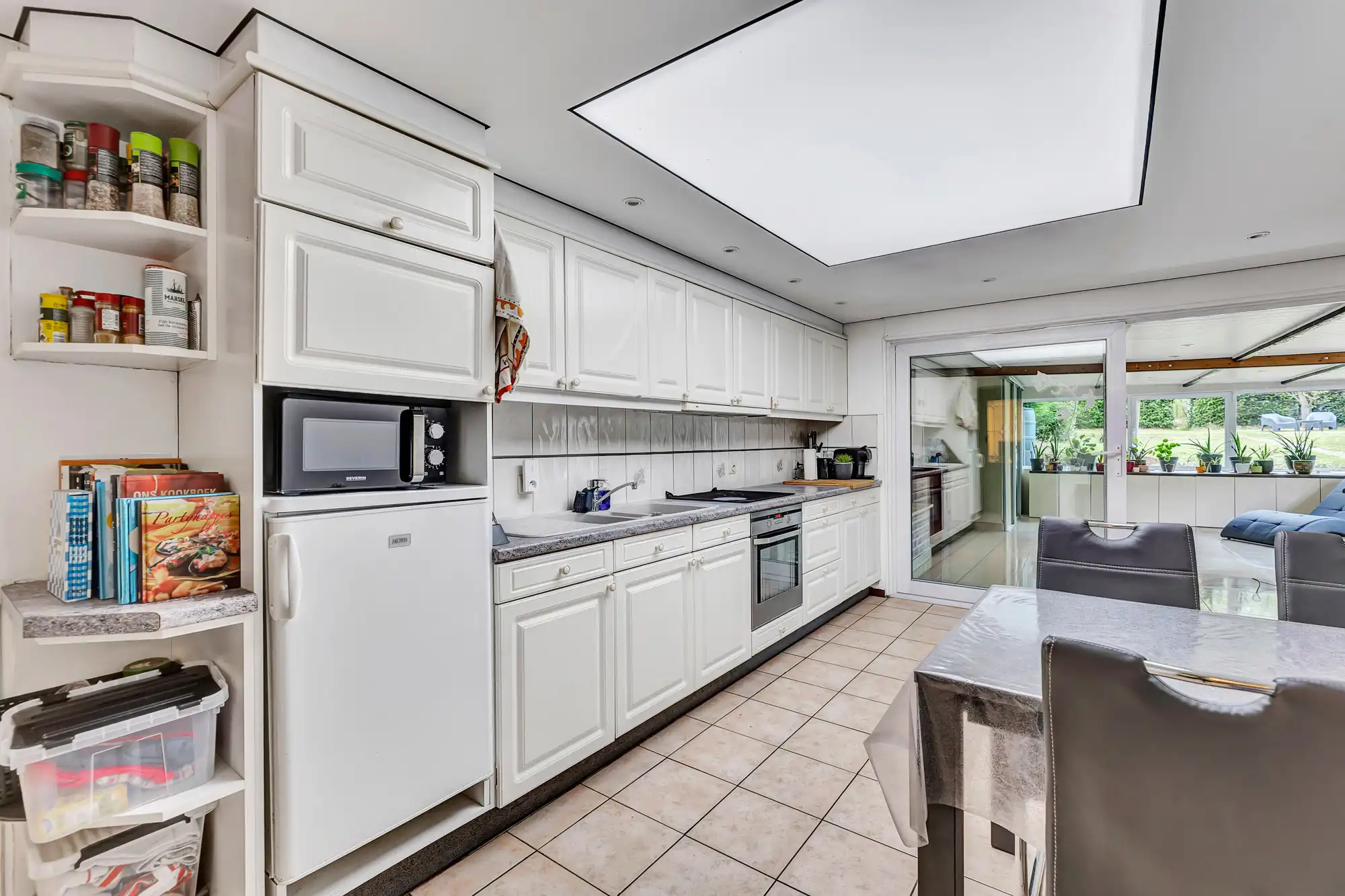 Instapklare woning met ruime garage op groene locatie foto 7