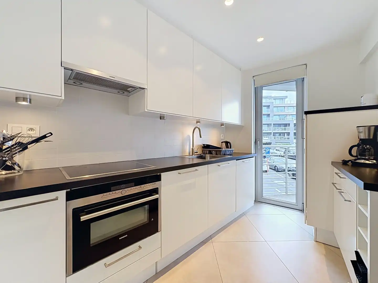 Zongericht appartement met zijdelings zeezicht te Sint-Idesbald. foto 6
