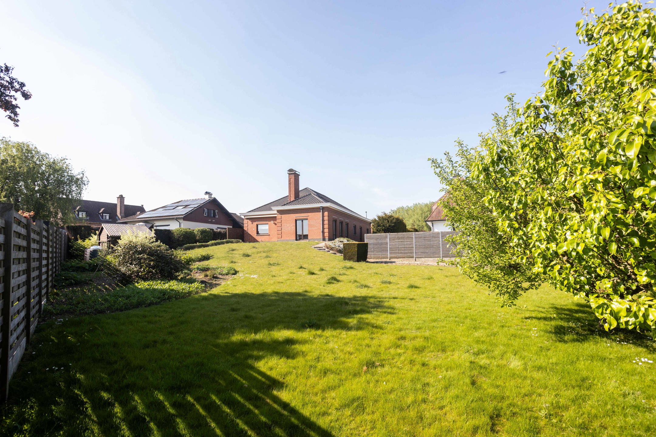 Goed gelegen ruime alleenstaande woning  foto 22