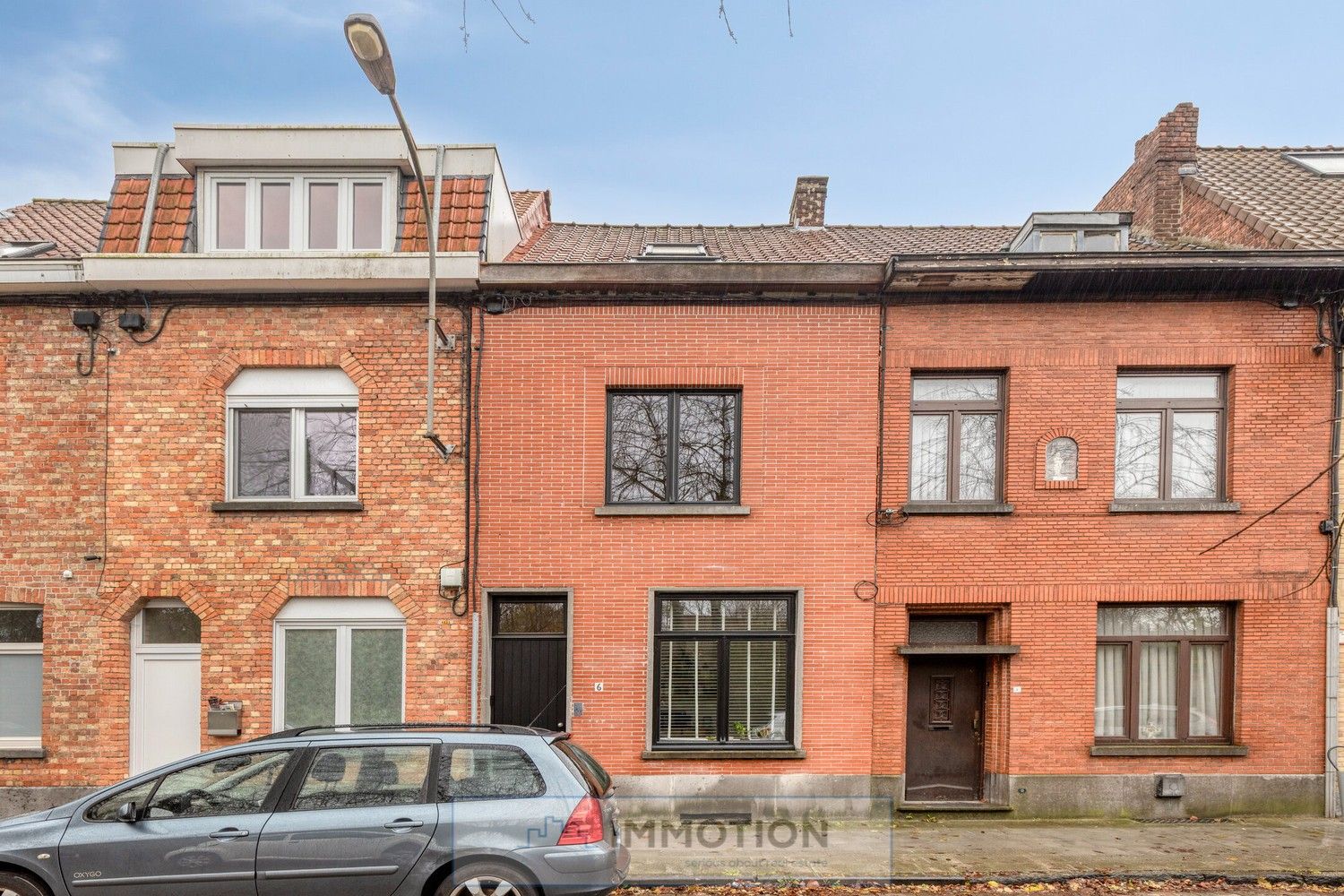 Instapklaar huis met 3 slaapkamers - Rustig gelegen in Kortrijk foto {{pictureIndex}}