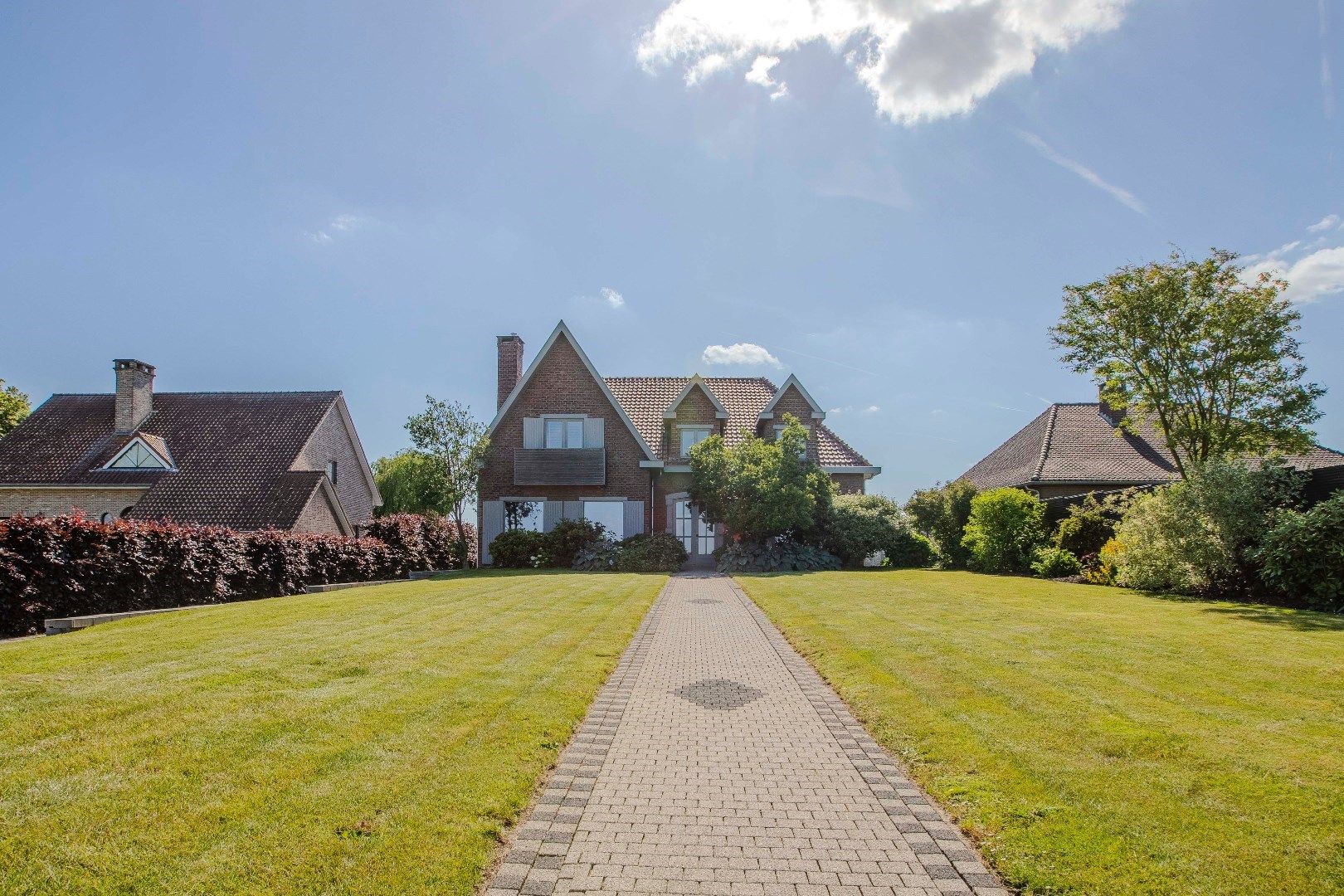 LANDELIJKE VILLA MET EEN BEWOONBARE OPP VAN 420 M² OP EEN SCHITTERENDE LOCATIE !  foto 4