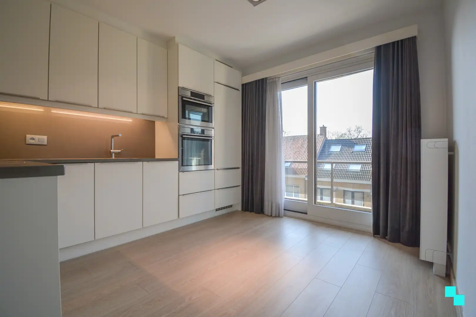 Gerenoveerd 3-slaapkamer appartement te Roeselare foto 9