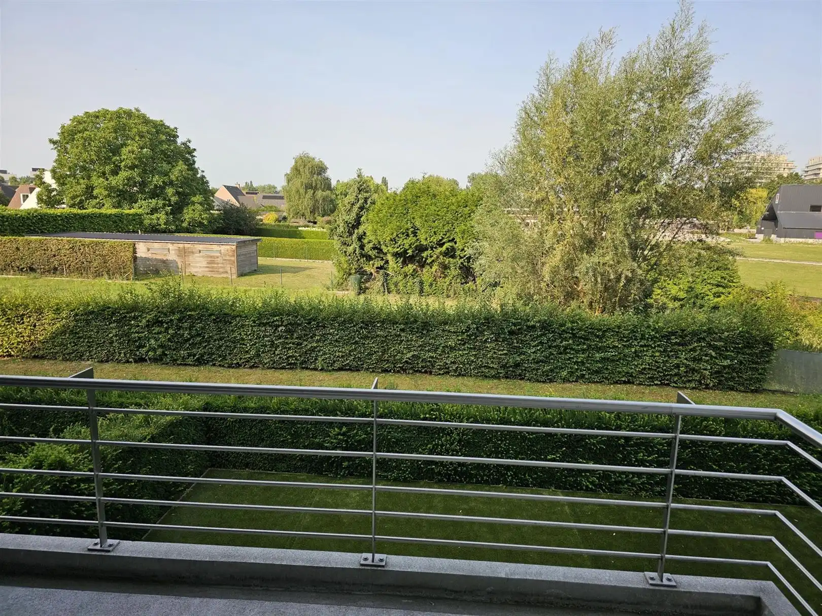 Luxueus afgewerkt, gemeubeld twee slaapkamer appartement met terras en garage. foto 14