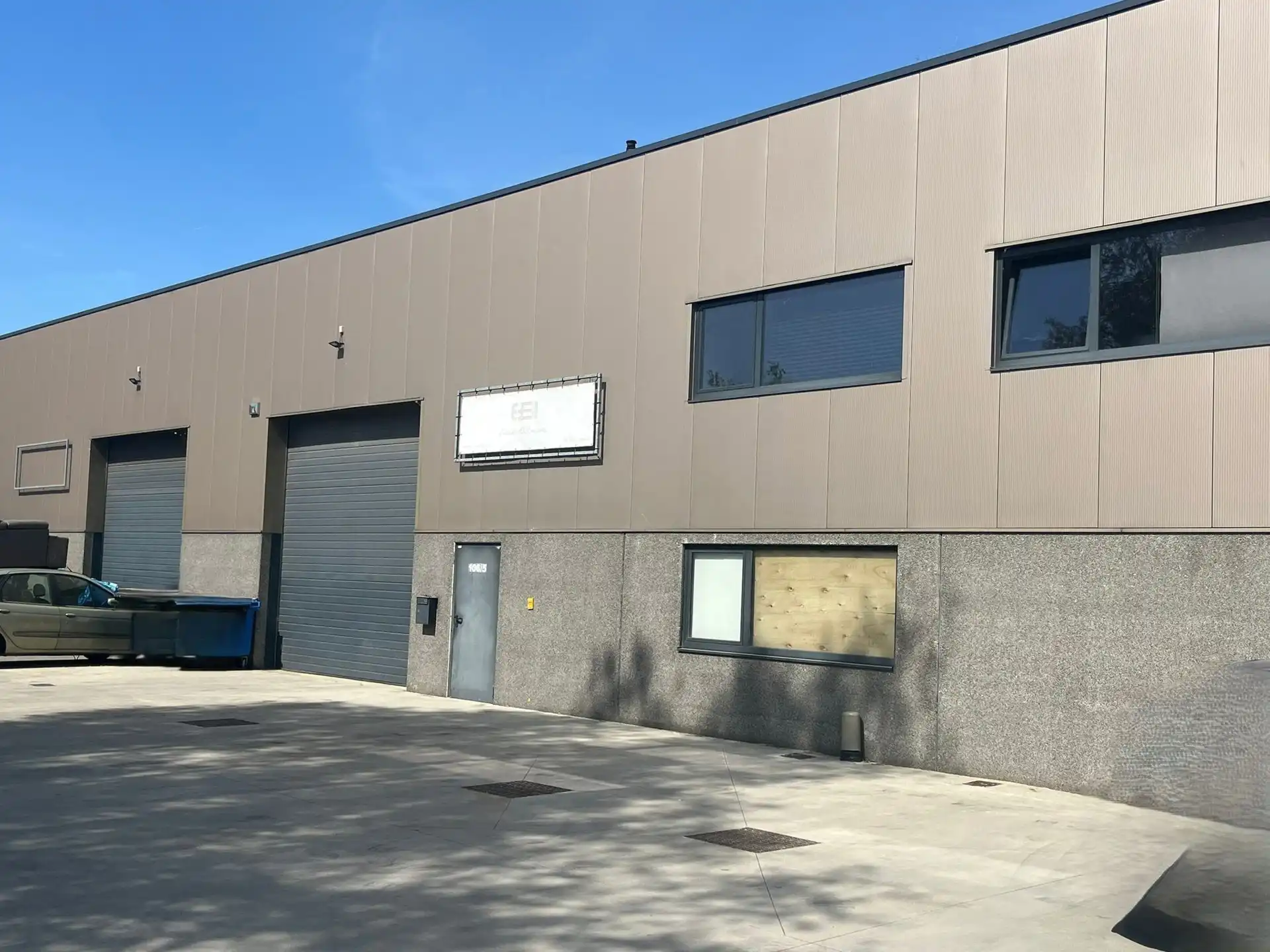 Magazijn 342m² met kantoor 54m² te Ranst foto 6