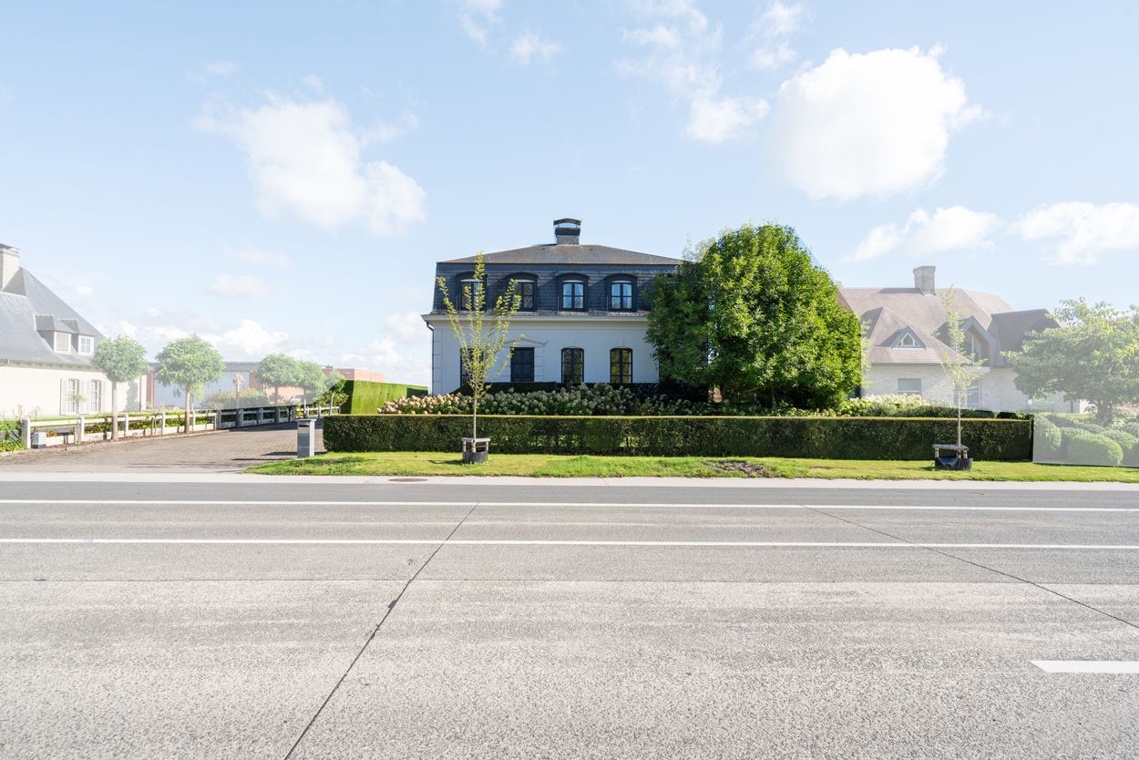 Statige woning met bedrijfsgebouw foto 25