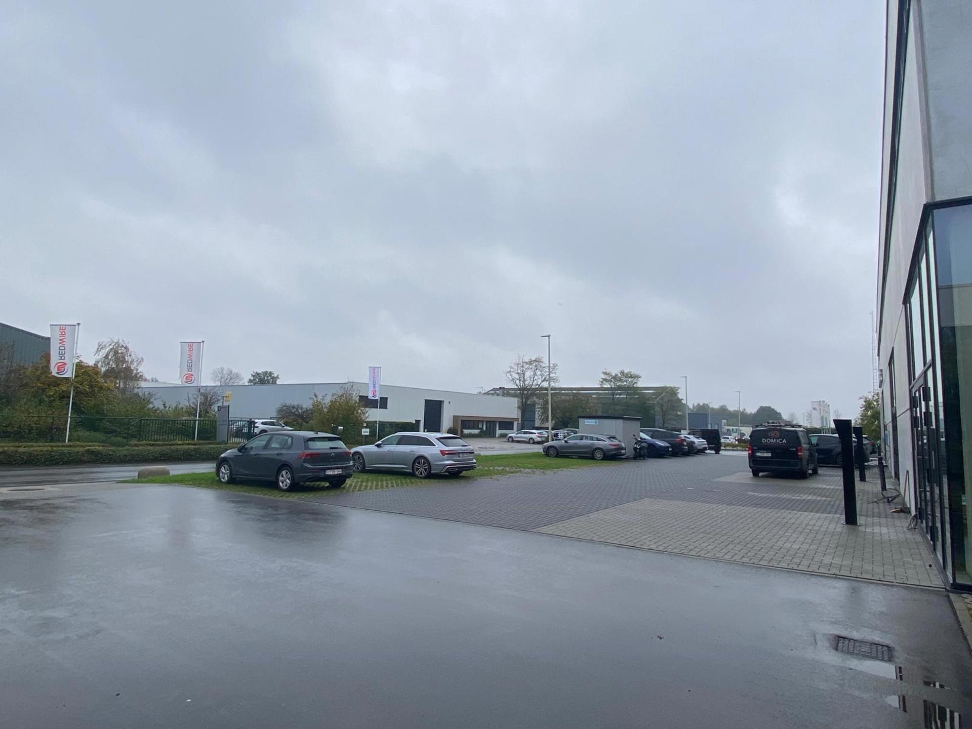 Te huur: Kantoorruimte ca 288m² in industriegebied Kruibeke foto 3