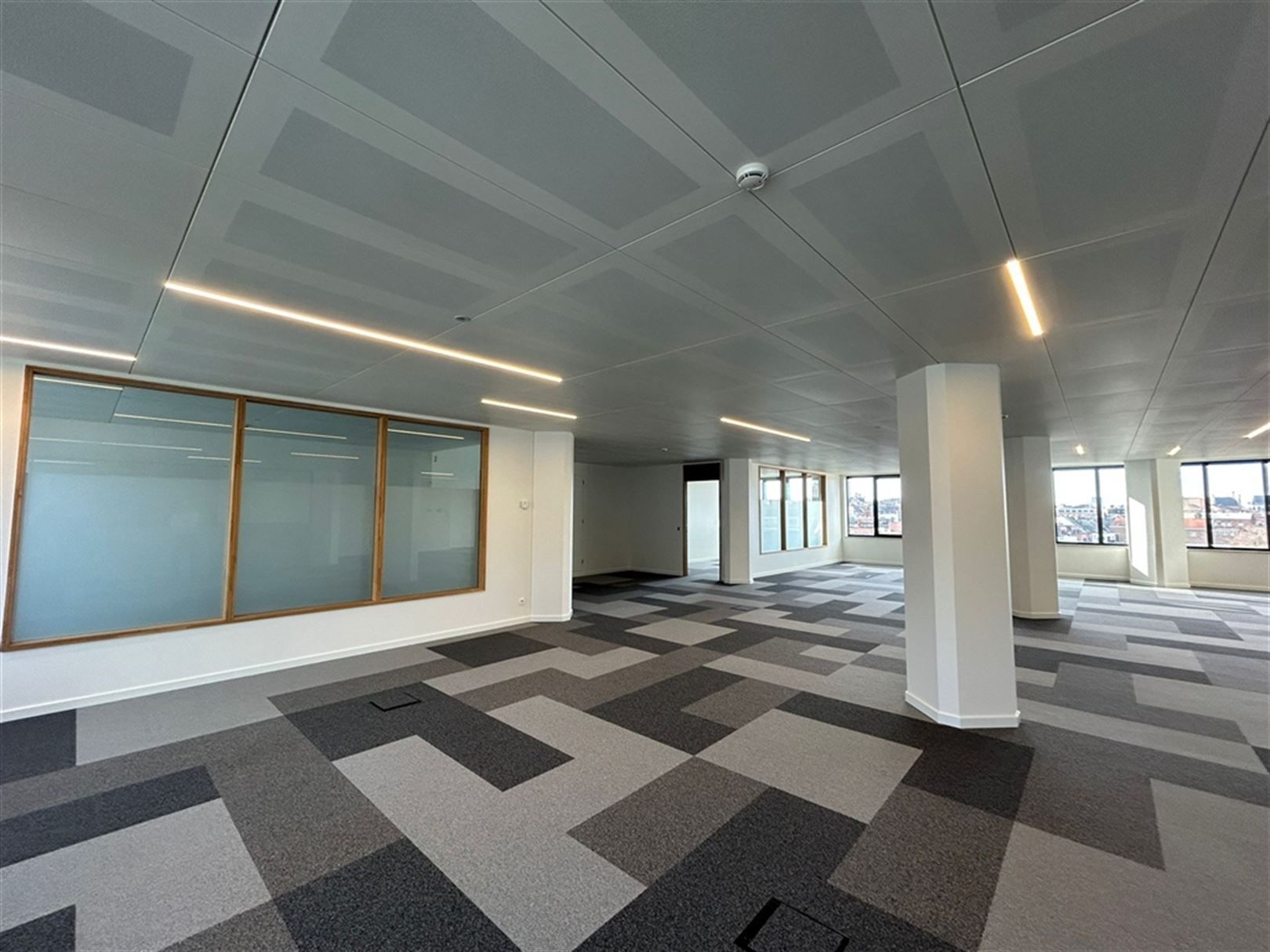 Volledig rerenoveerde kantoren te huur vanaf 150 m² foto 31