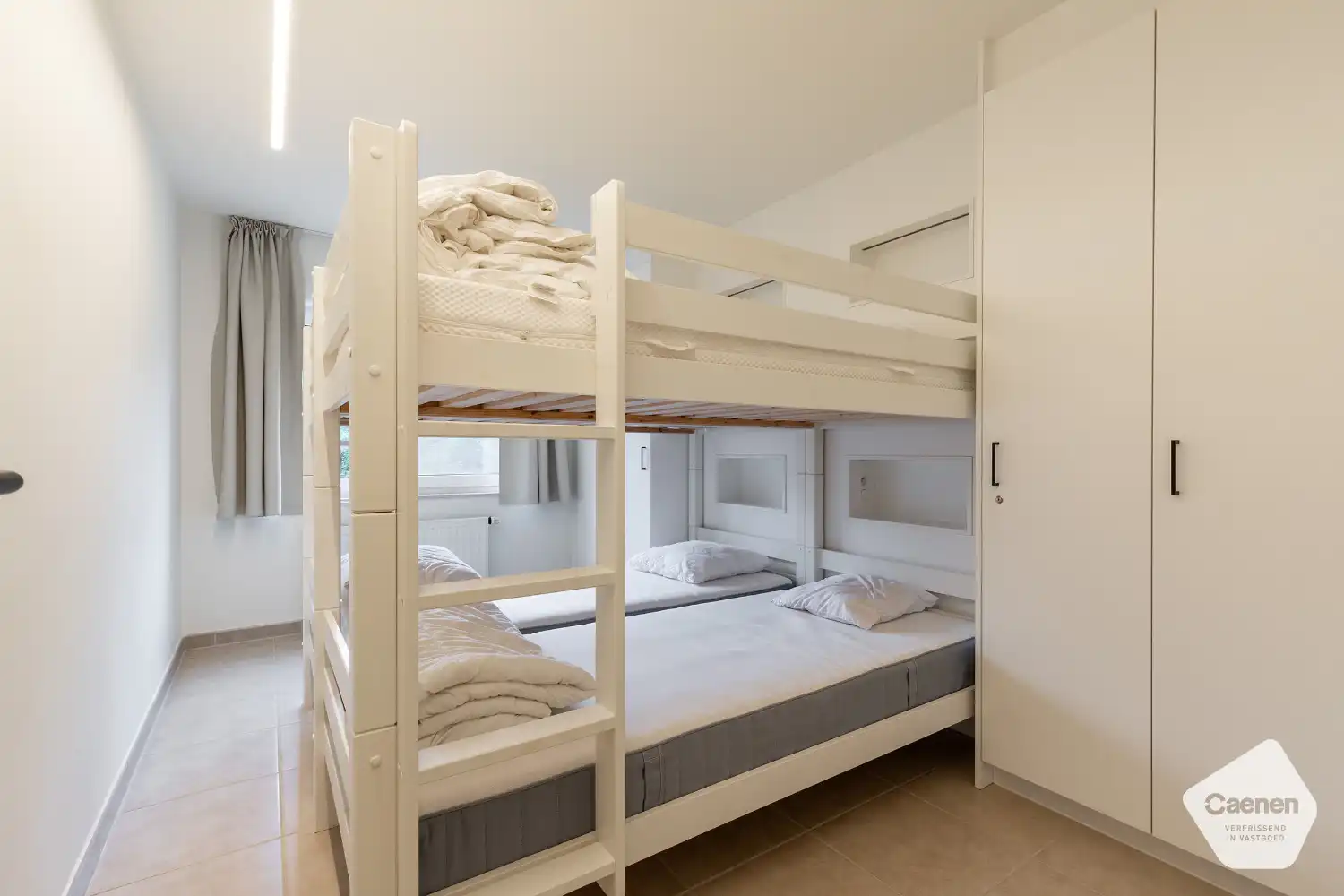 Ruim en instapklaar appartement met aangenaam terras, gelegen op een rustige locatie foto 13