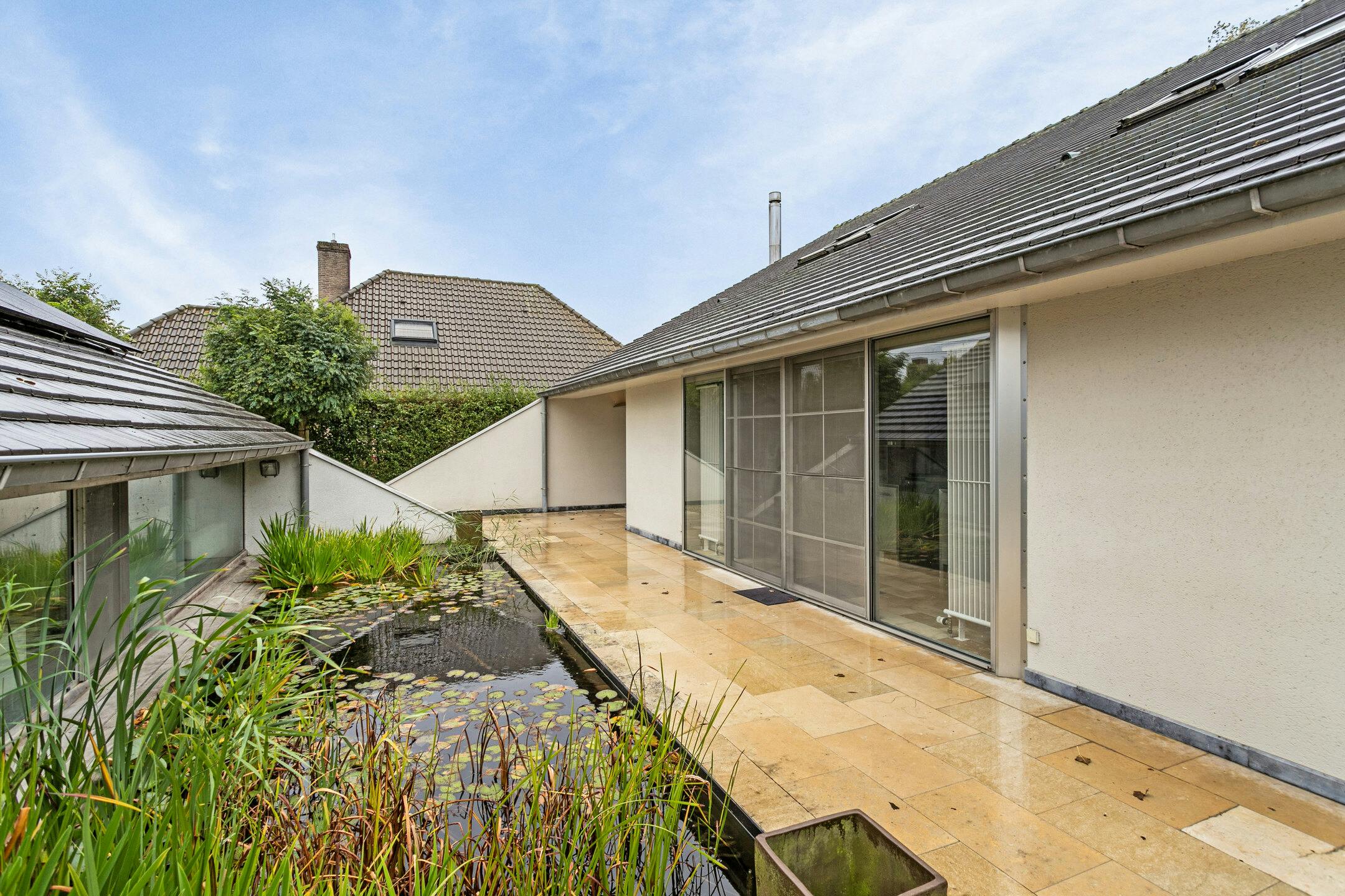 Ruime villa met praktijkruimte te koop in Sint-Baafs-Vijve foto 19