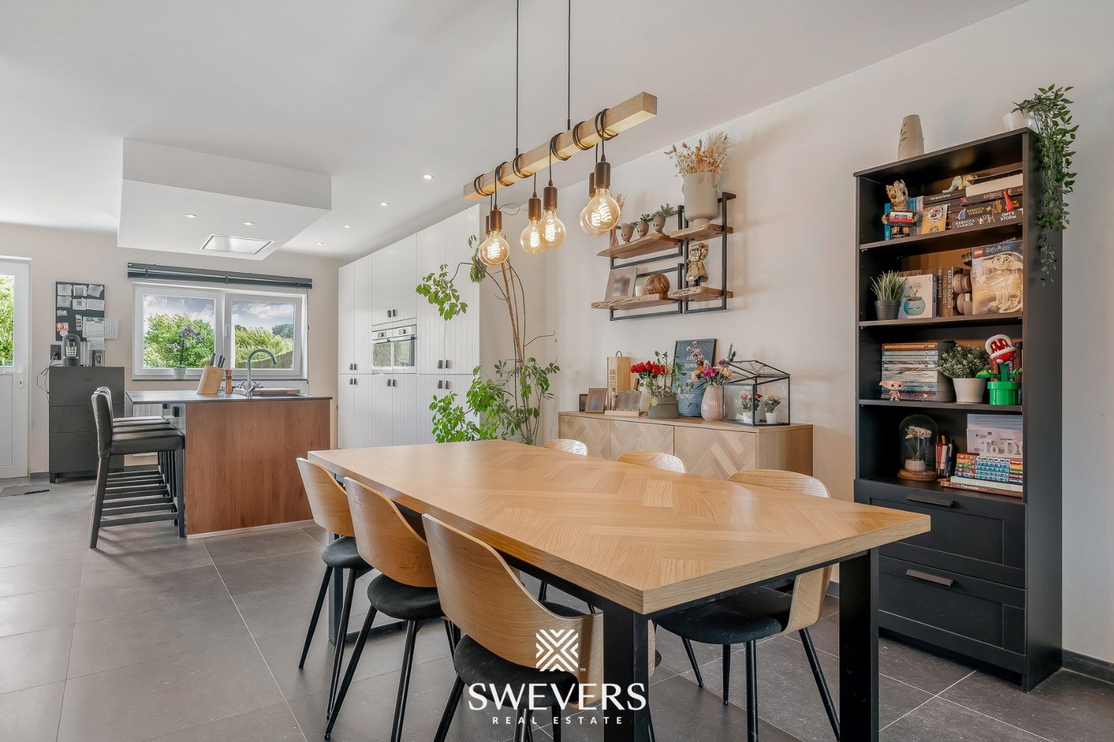 Gerenoveerde rijwoning met 4 slpk & tuin te Sint-Truiden foto 6
