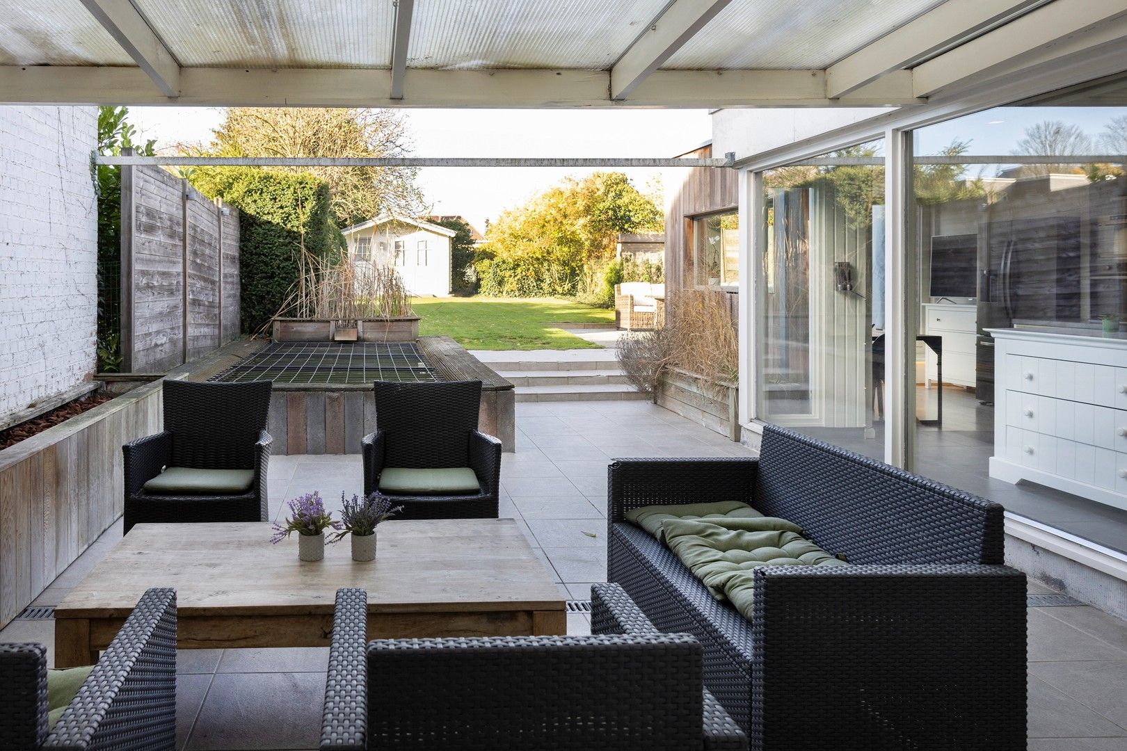 Ruime woning met 4 slpks, bureau en mogelijke praktijkruimte. foto 16