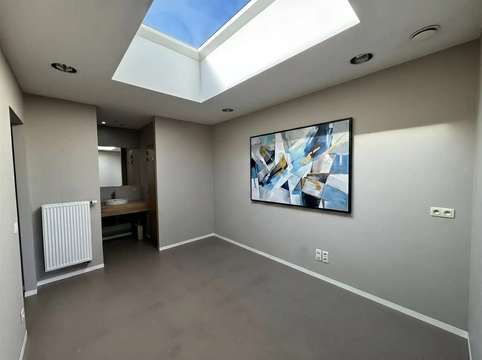Woning met kantoren en magazijn van 1500m² foto 5