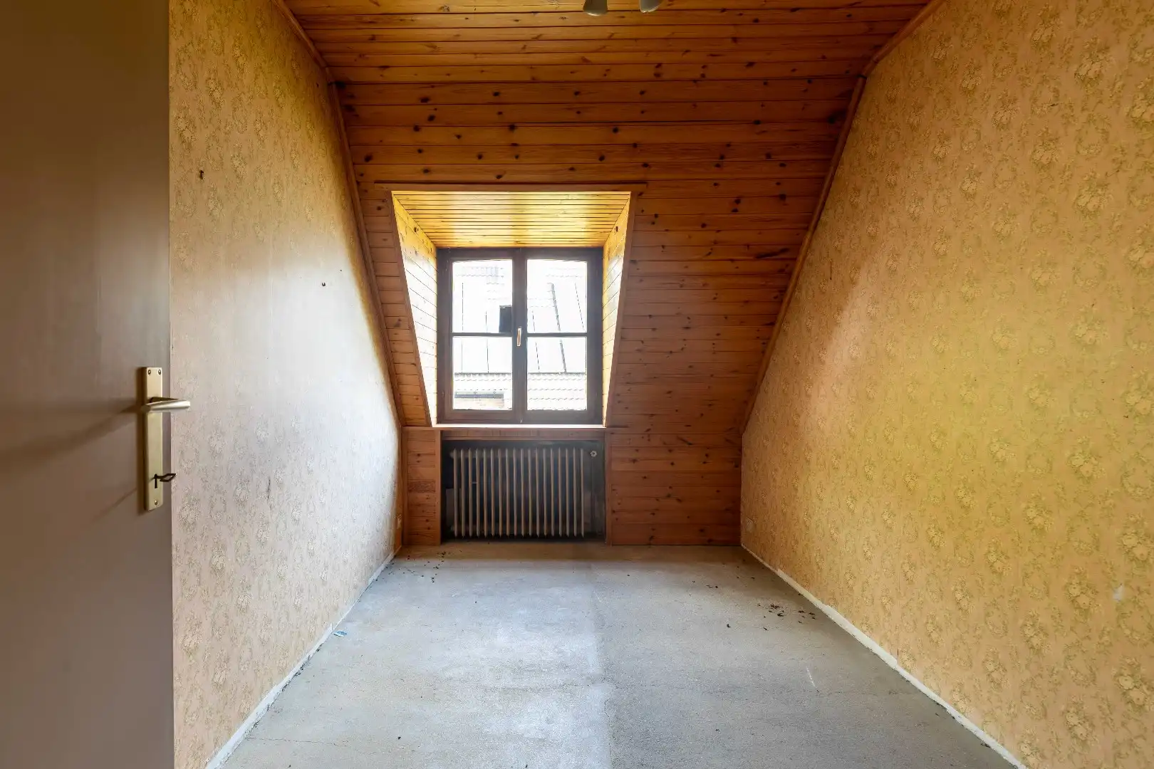 Karaktervolle woning met garage, tuin en veel potentieel in Brugse rand foto 15