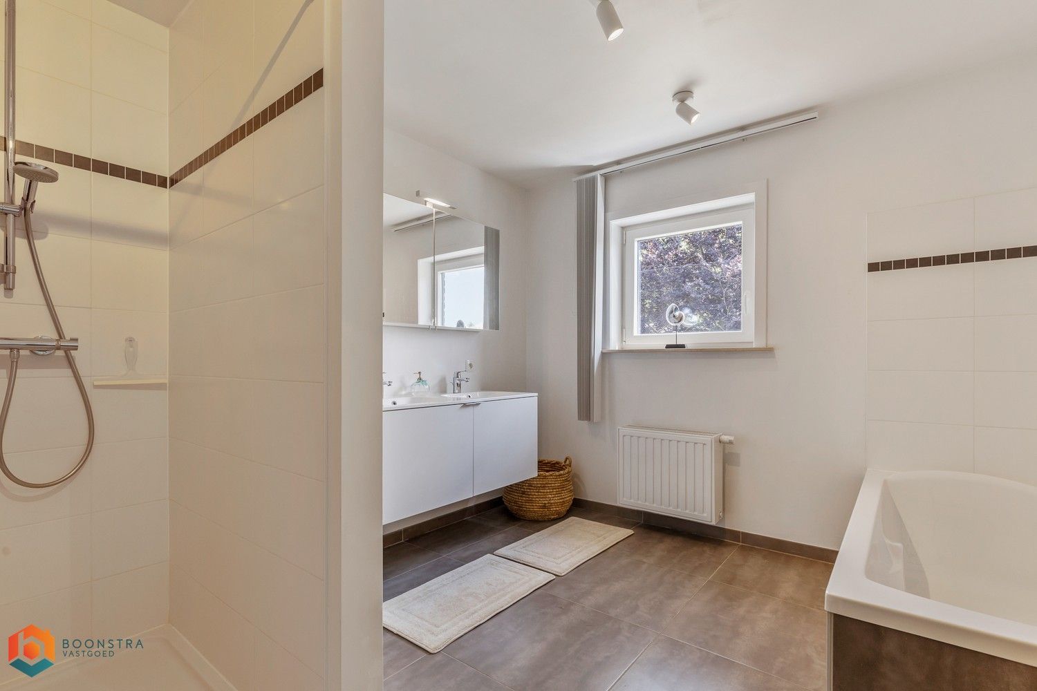 Recente energiezuinige woning met 3 slpkrs foto 17