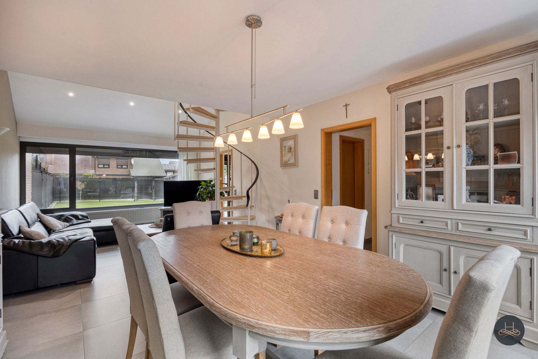 Gezellige woning op toplocatie in een doodlopende straat foto 5