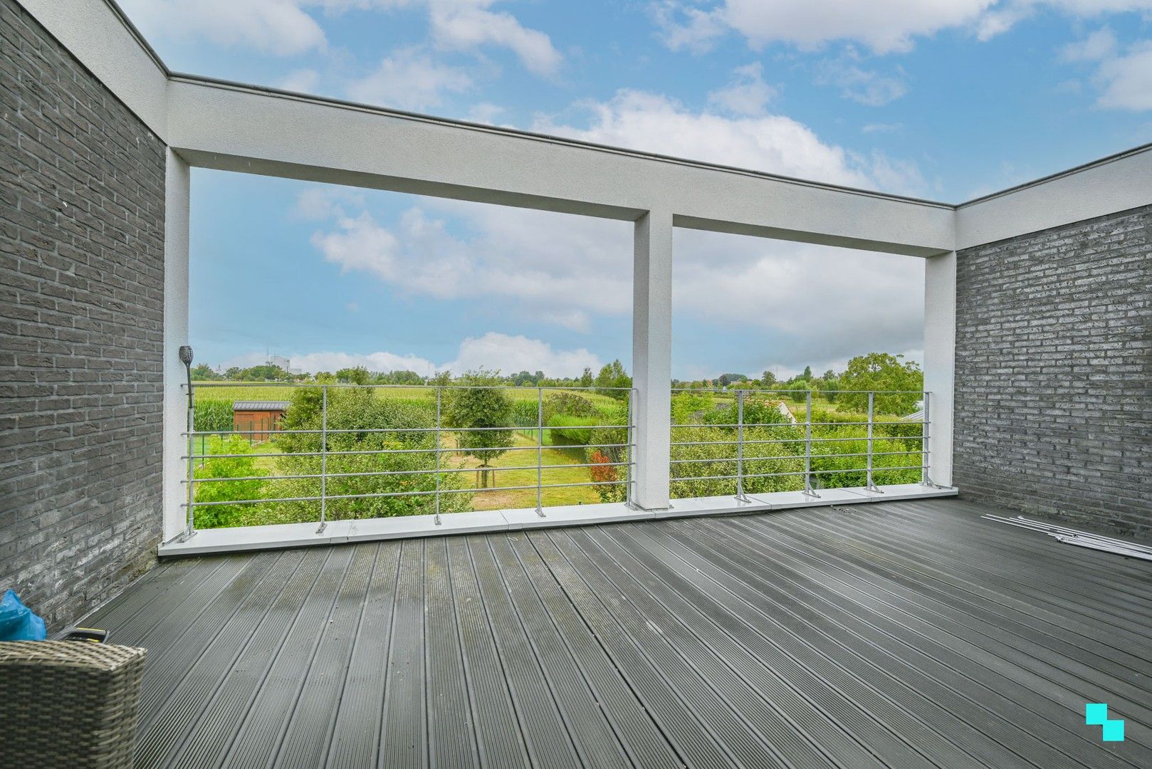 Verrassend ruim duplex appartement in Ooigem foto 14