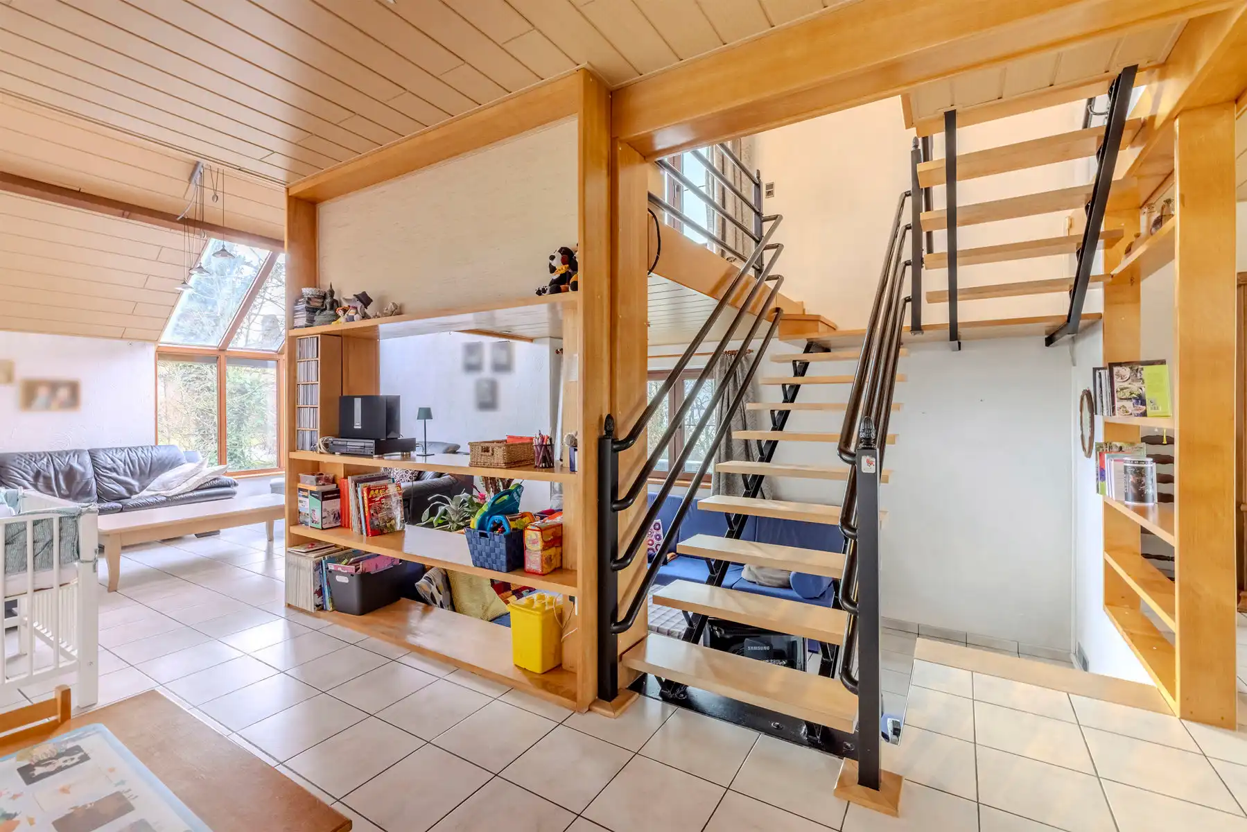 OB met 4 slpk, garage en tuin gelegen in doodlopende straat foto 3